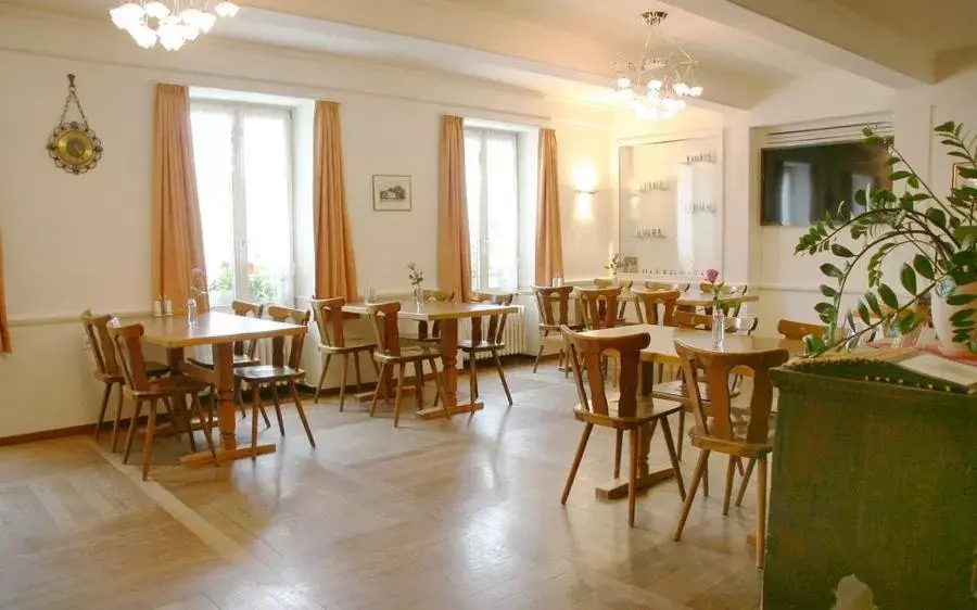 Restaurant/Places to Eat in Hotel Restaurant Bad Gutenburg