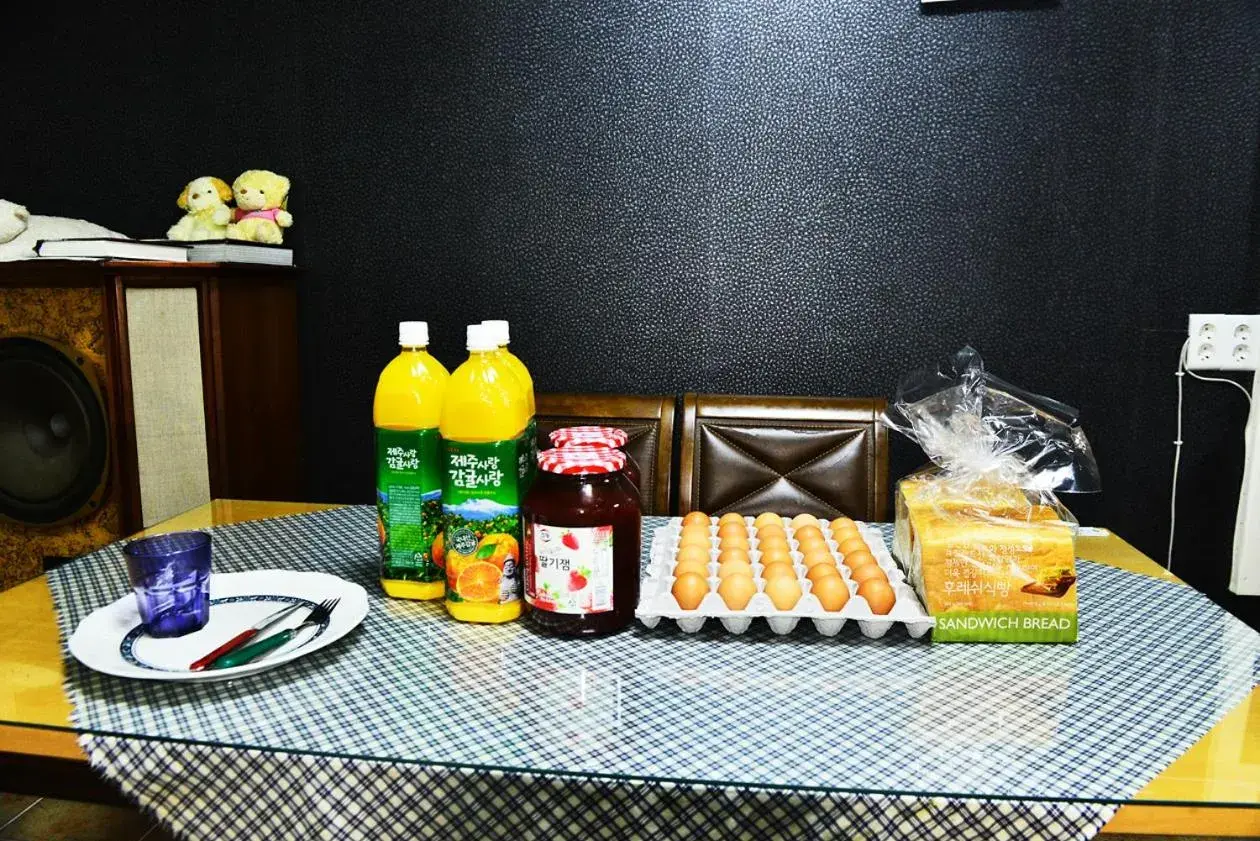 Food and drinks in Gyeongju Namu Guesthouse