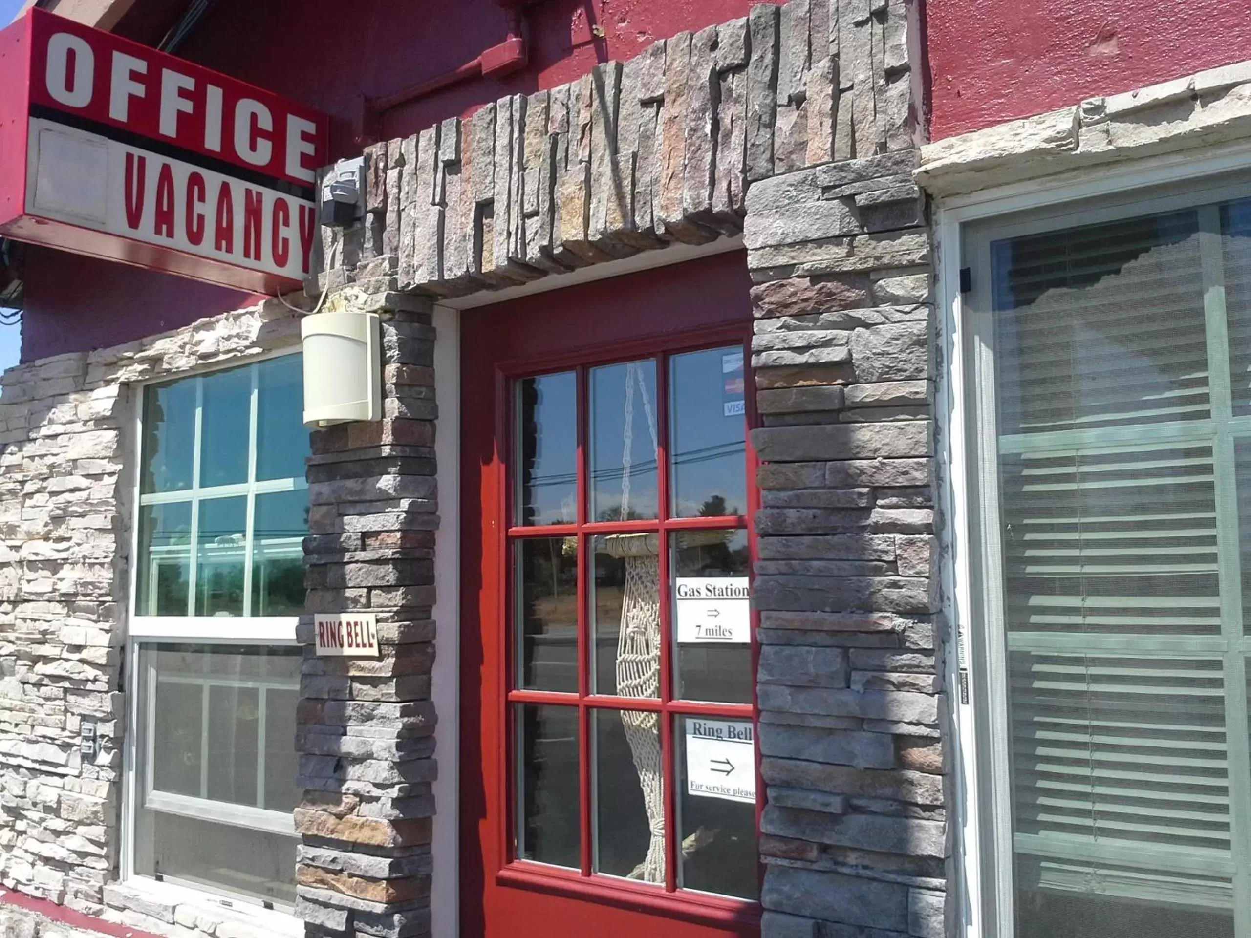 Facade/entrance in Boron Motel