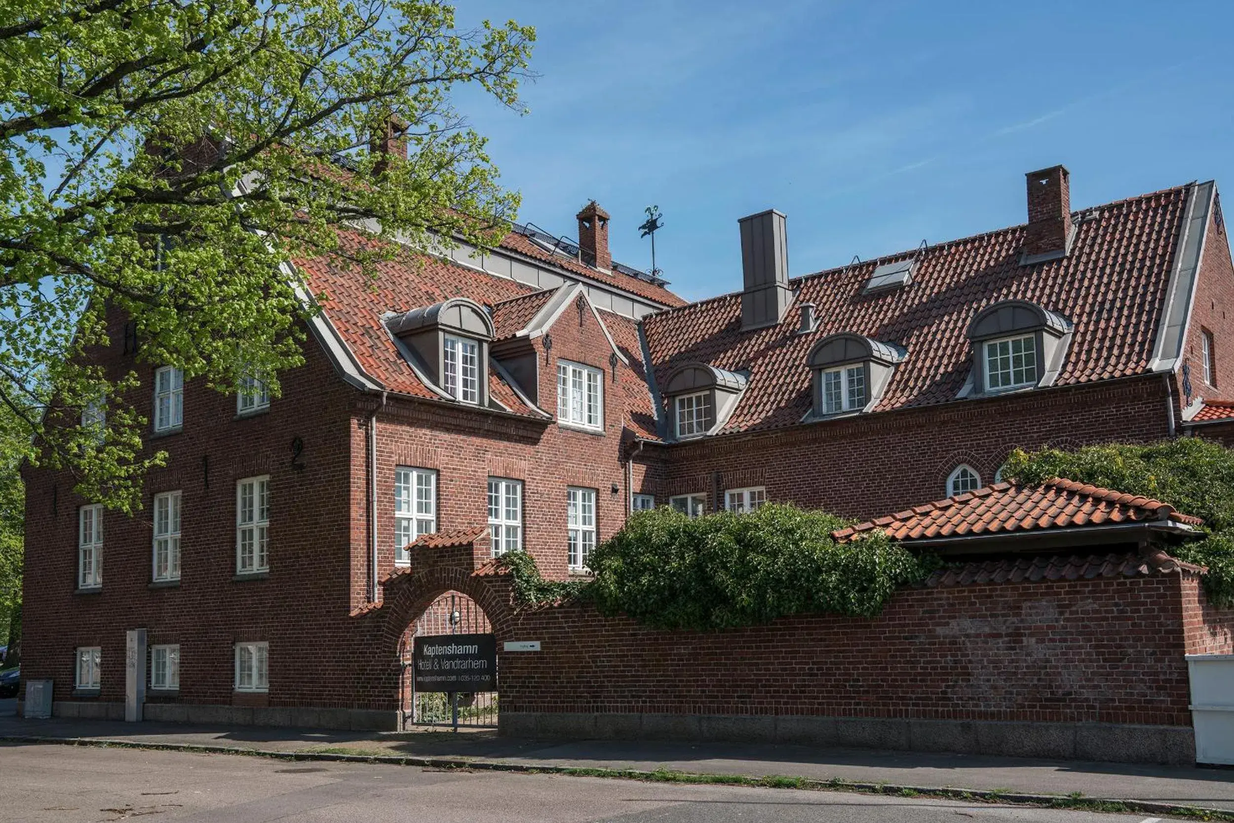Property Building in Halmstad Hotell & Vandrarhem Kaptenshamn