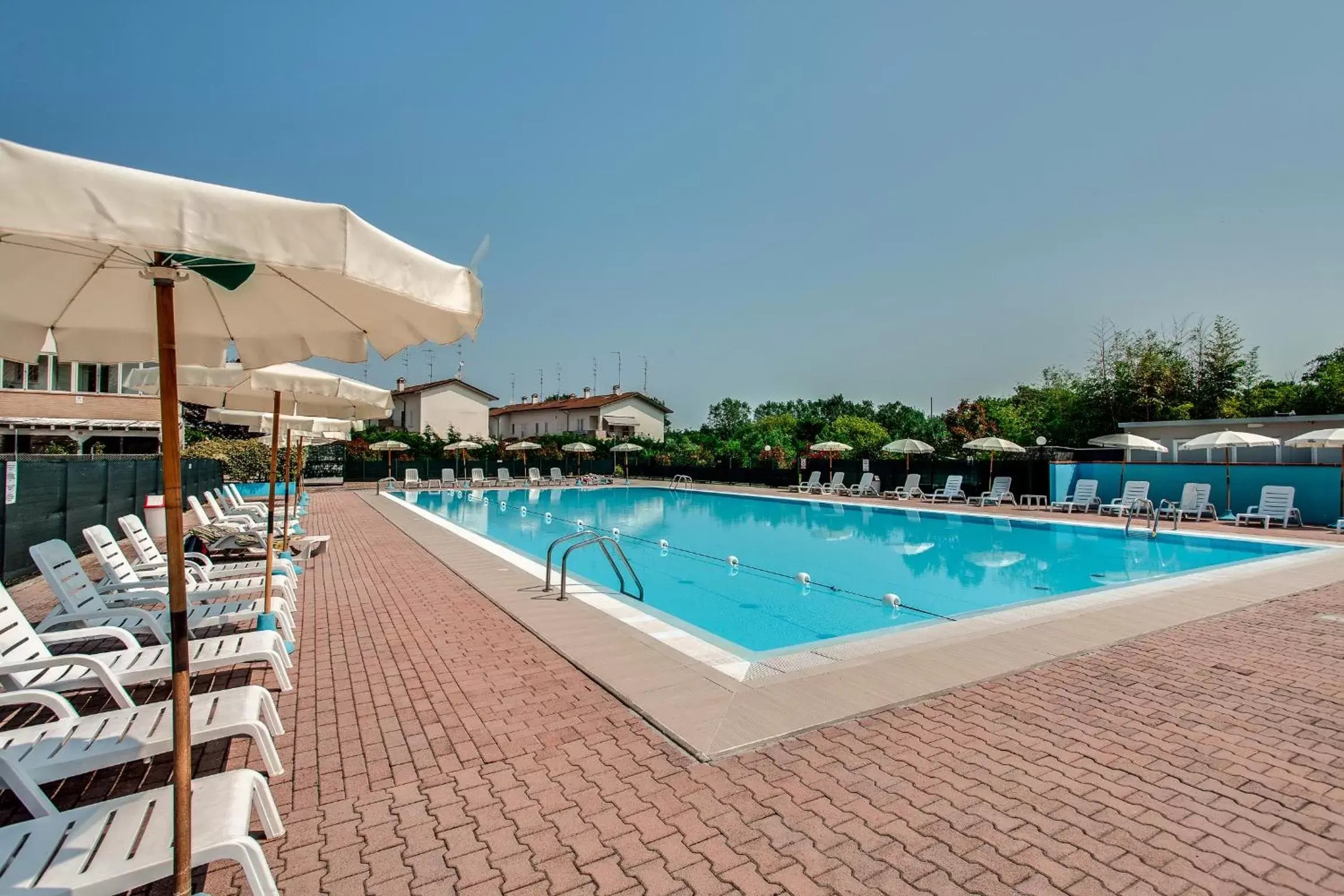 Swimming Pool in Aparthotel Costa Paradiso