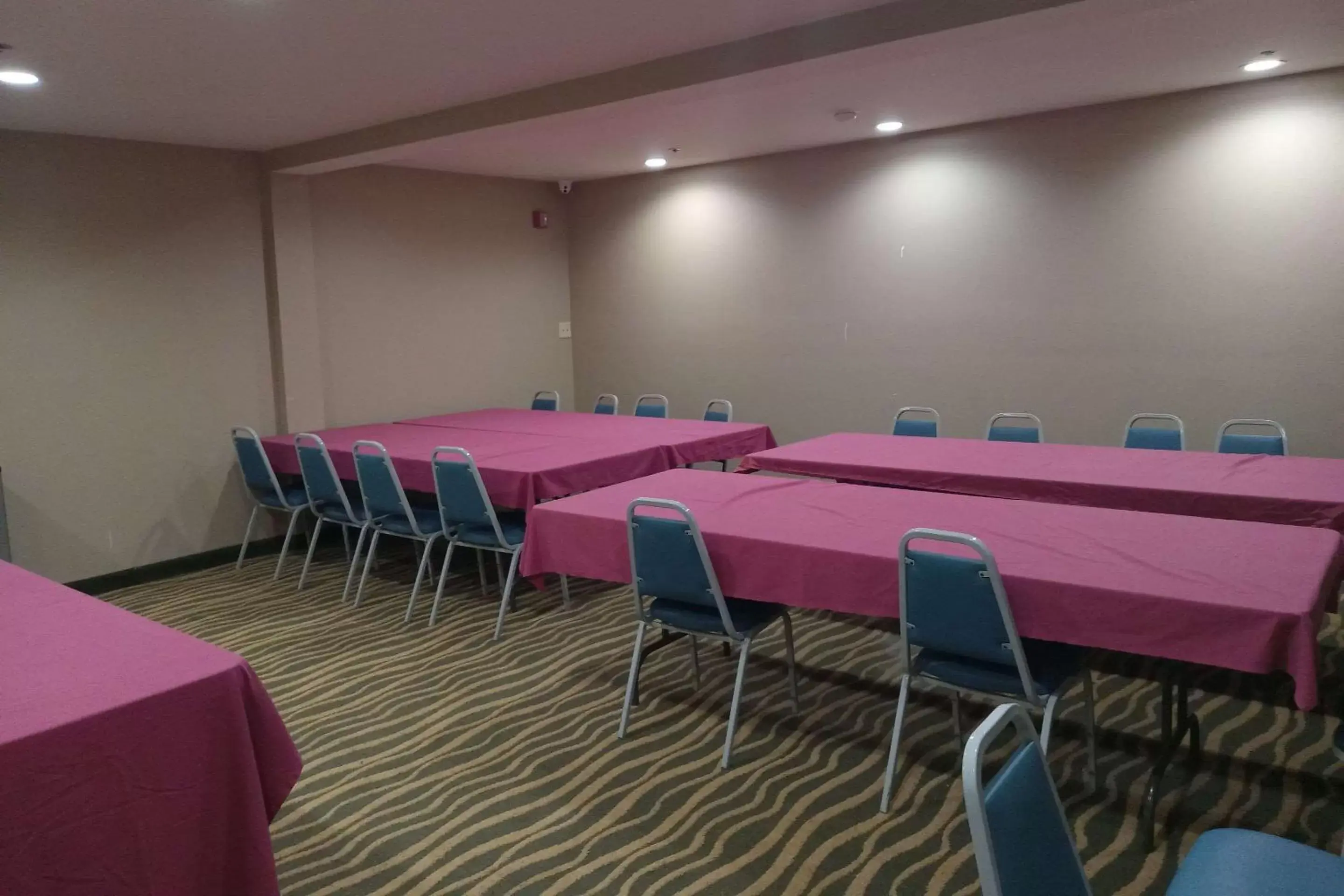 Meeting/conference room in Comfort Inn Marion near Downtown & Blue Ridge PKWY