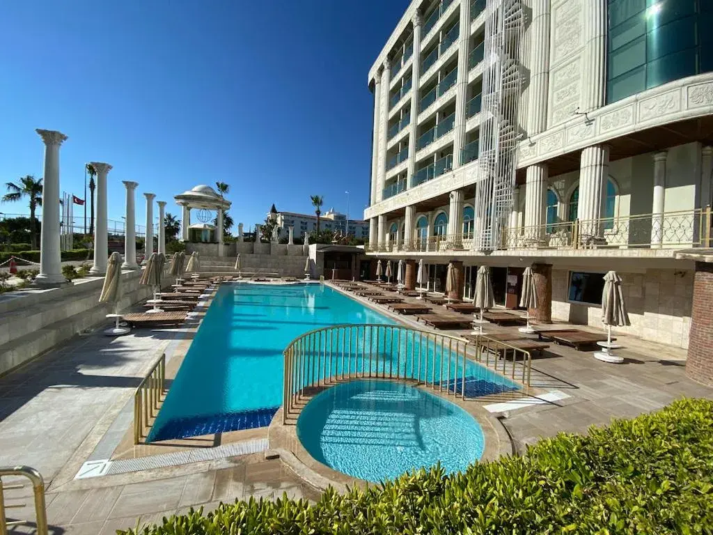 Pool view in LAUR HOTELS Experience & Elegance