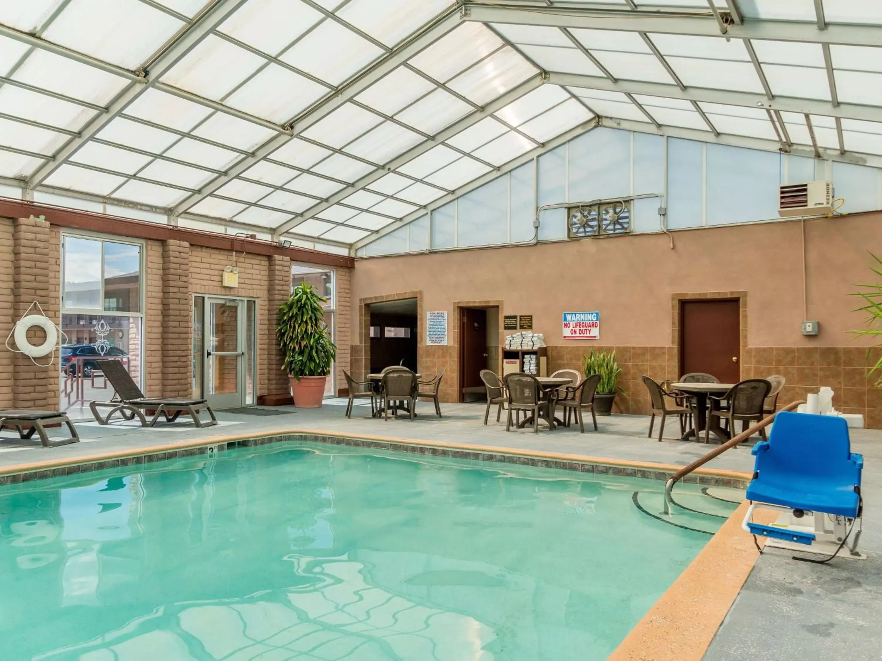 On site, Swimming Pool in Best Western Alamosa Inn