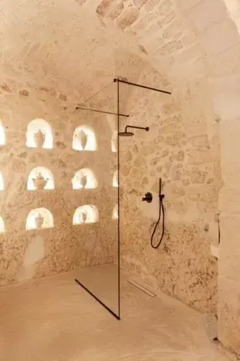 Bathroom in Alesia Luxury Cave