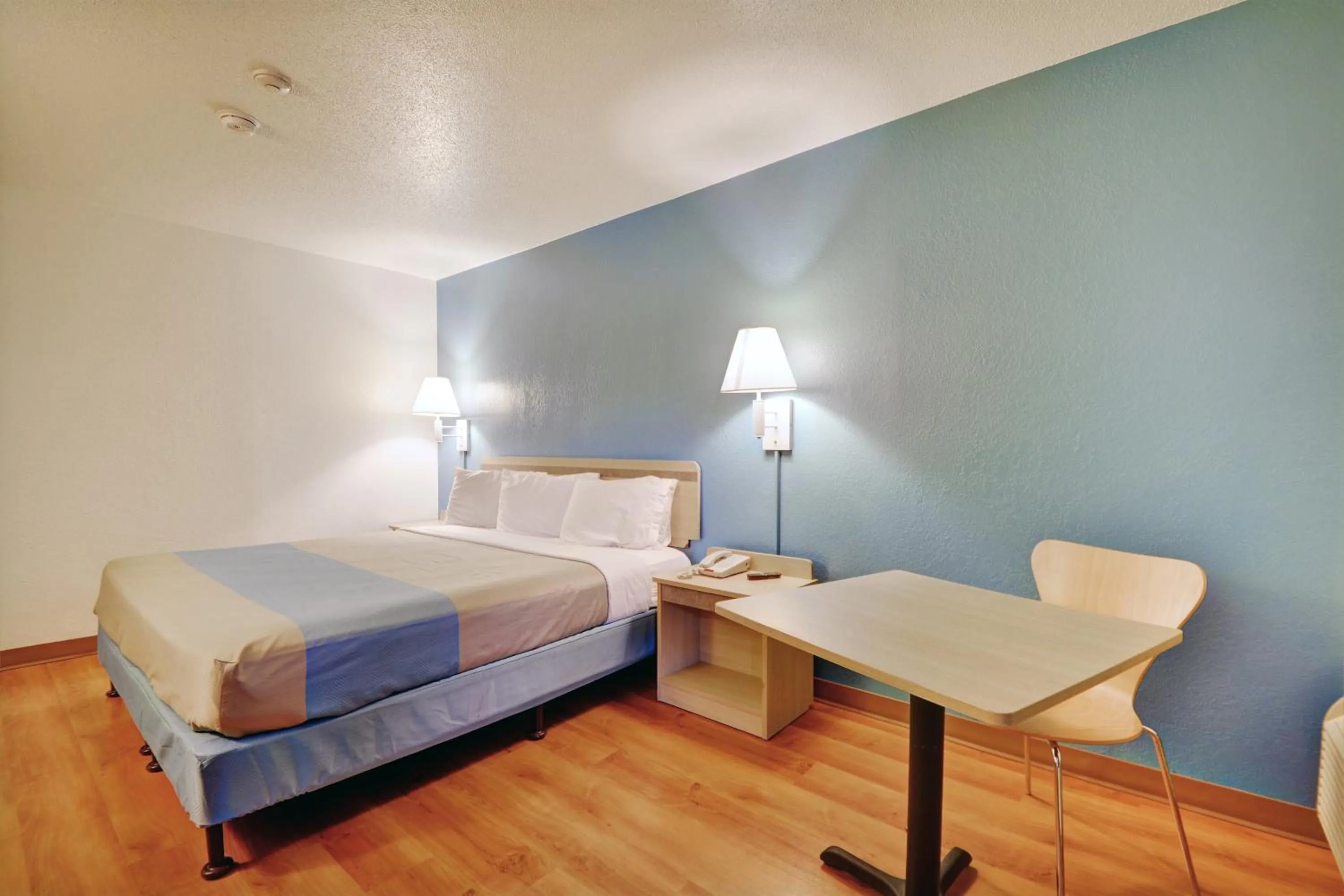 Bedroom, Bed in Motel 6-Newport, RI