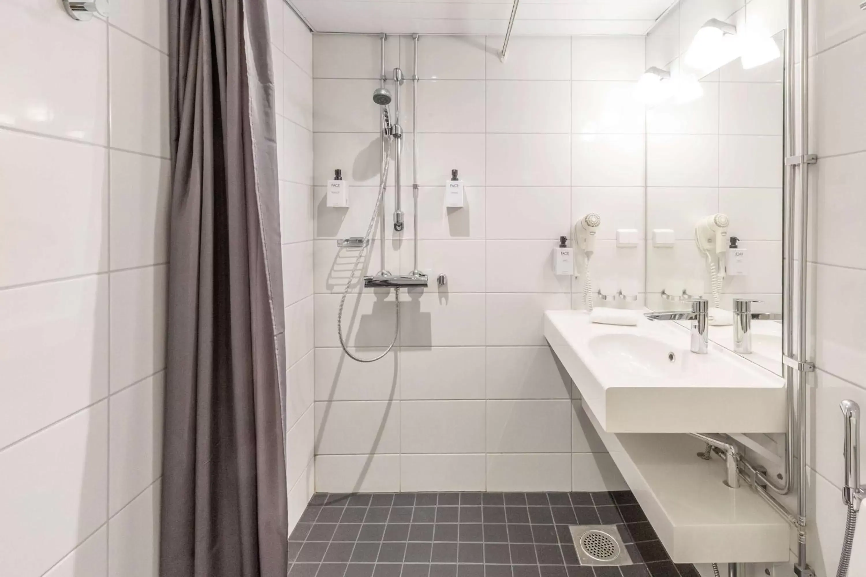 Bathroom in Scandic Hämeenlinna City