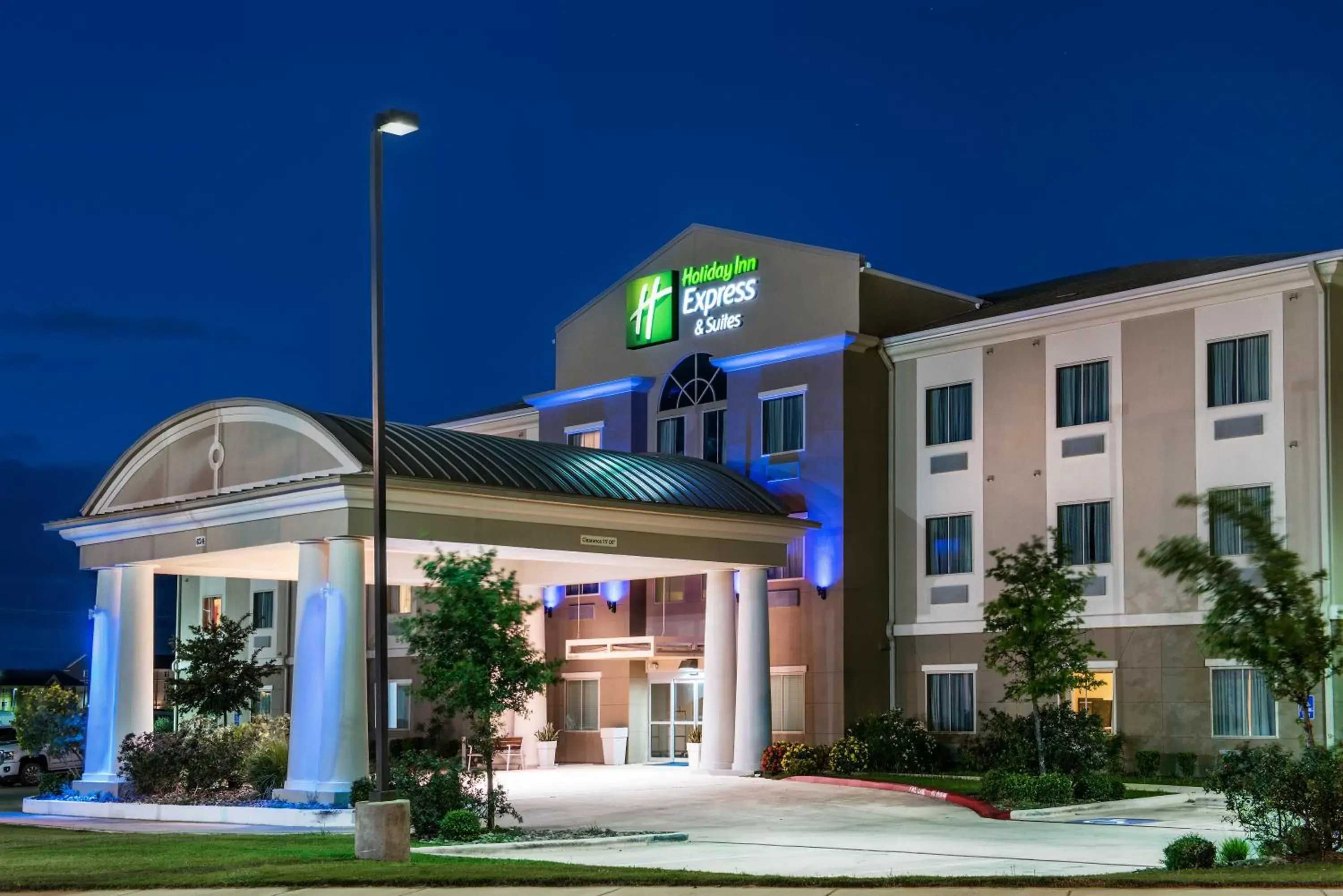 Property Building in Holiday Inn Express & Suites Cotulla, an IHG Hotel