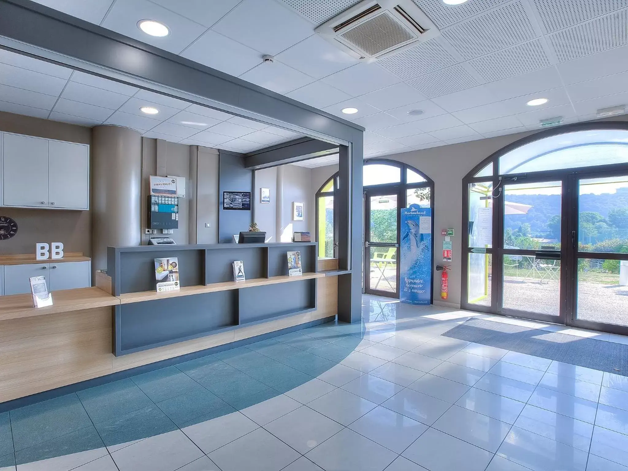 Lobby or reception in B&B HOTEL Villeneuve Loubet Village Lobby or reception in B&B HOTEL Villeneuve Loubet Village