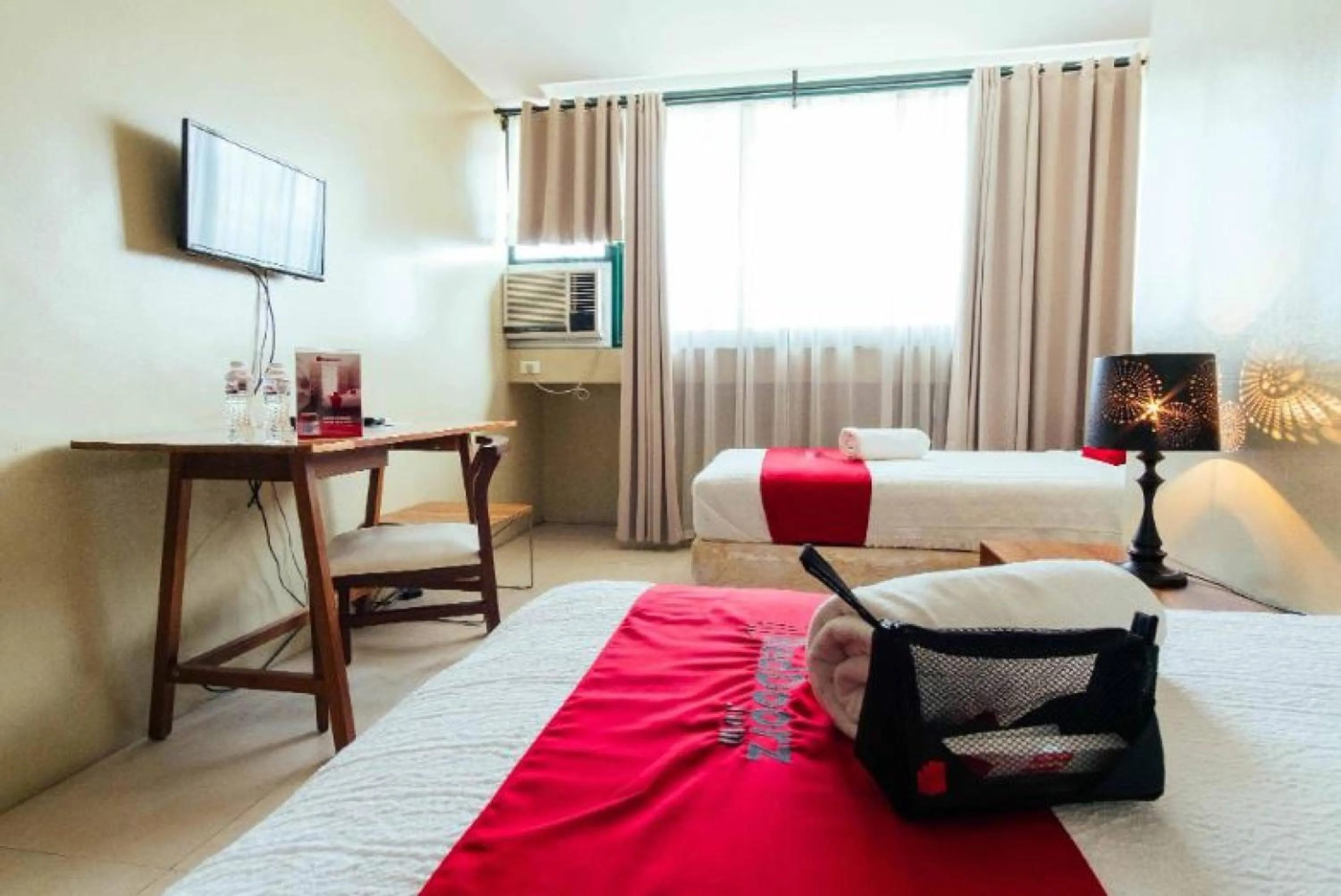 Bedroom, Bed in RedDoorz near Osmena Highway 1