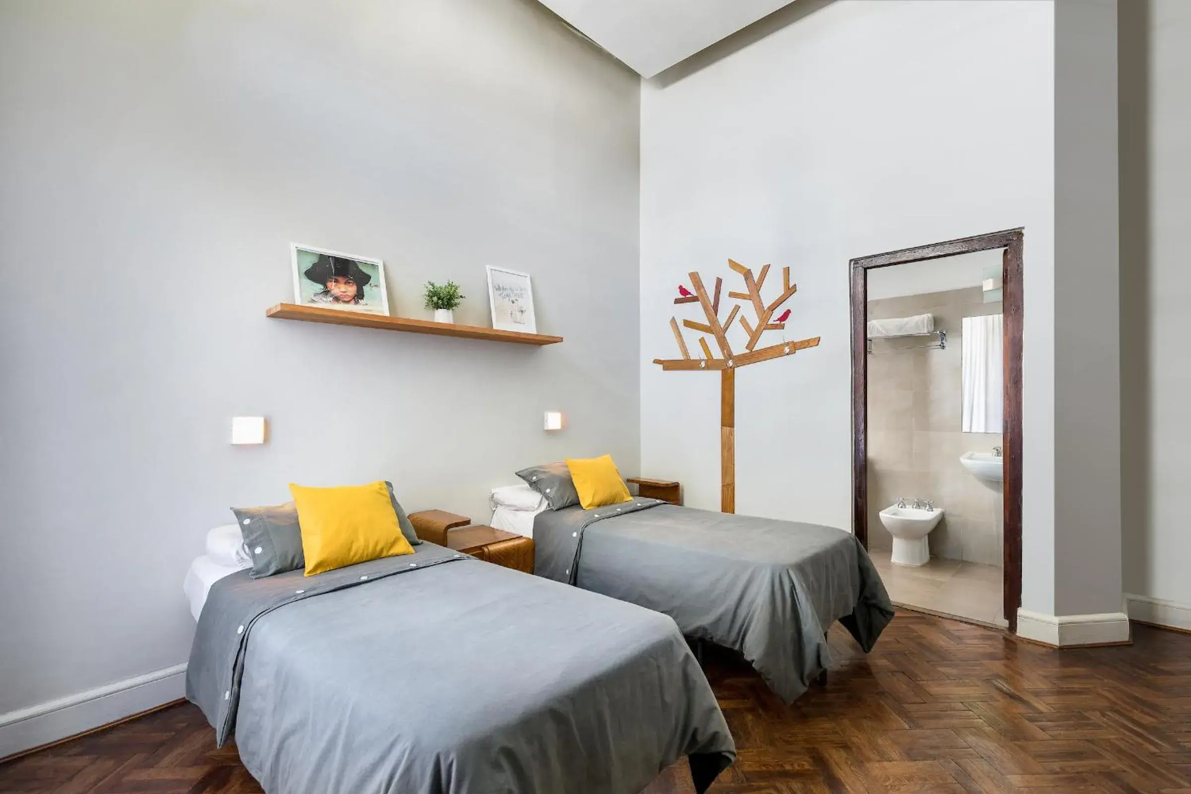 Bed in Milhouse Avenue Bed in Milhouse Avenue