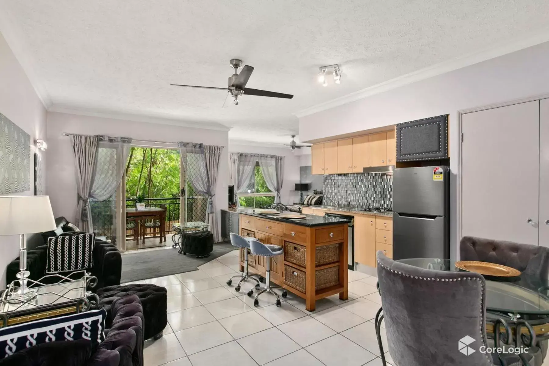 Kitchen/Kitchenette in The Lakes Resort Cairns