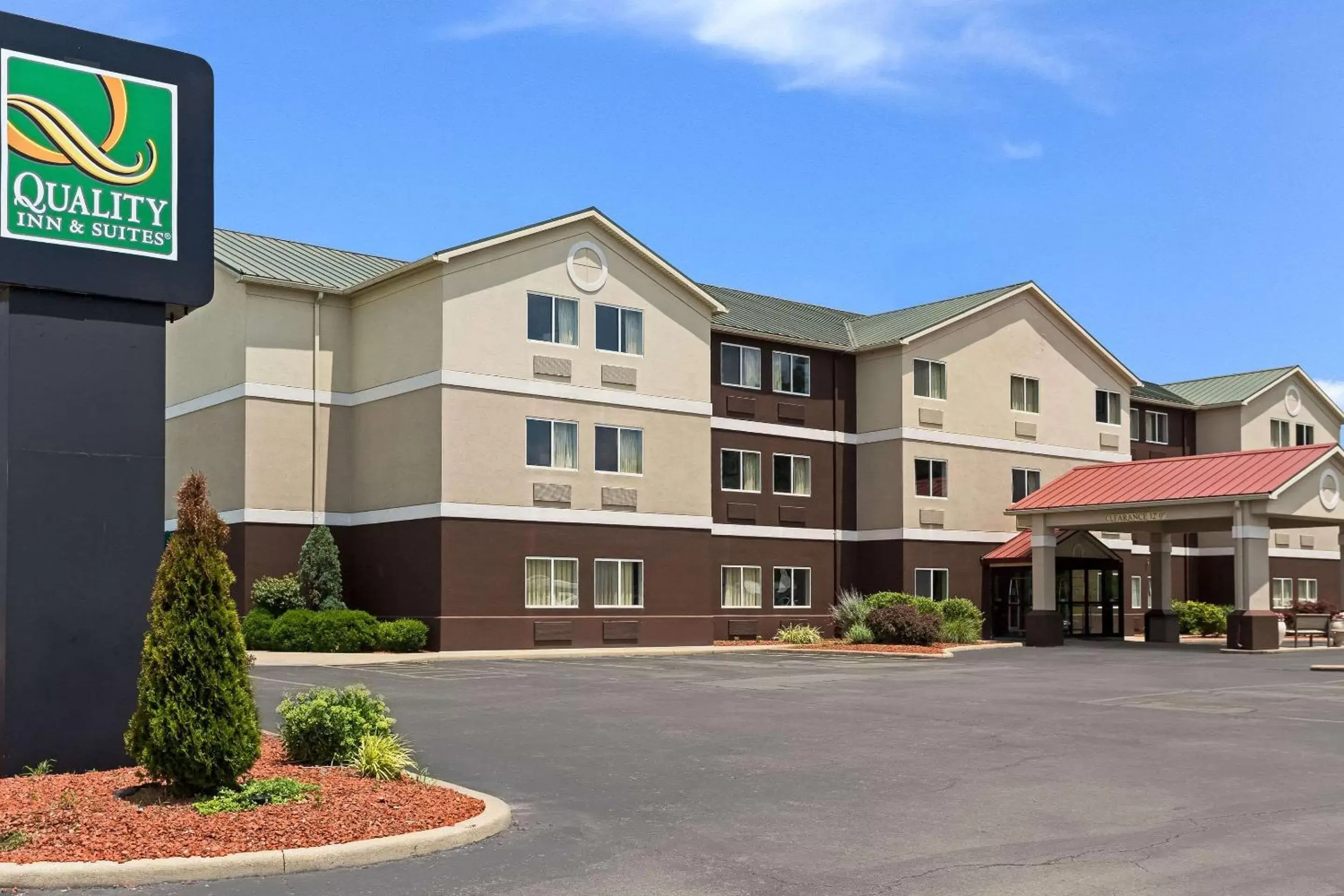 Property Building in Quality Inn & Suites