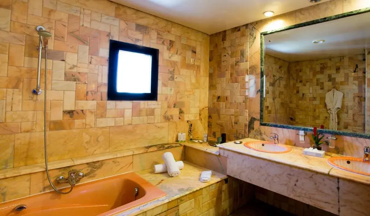 Bathroom in Hôtel Belvédère Fourati