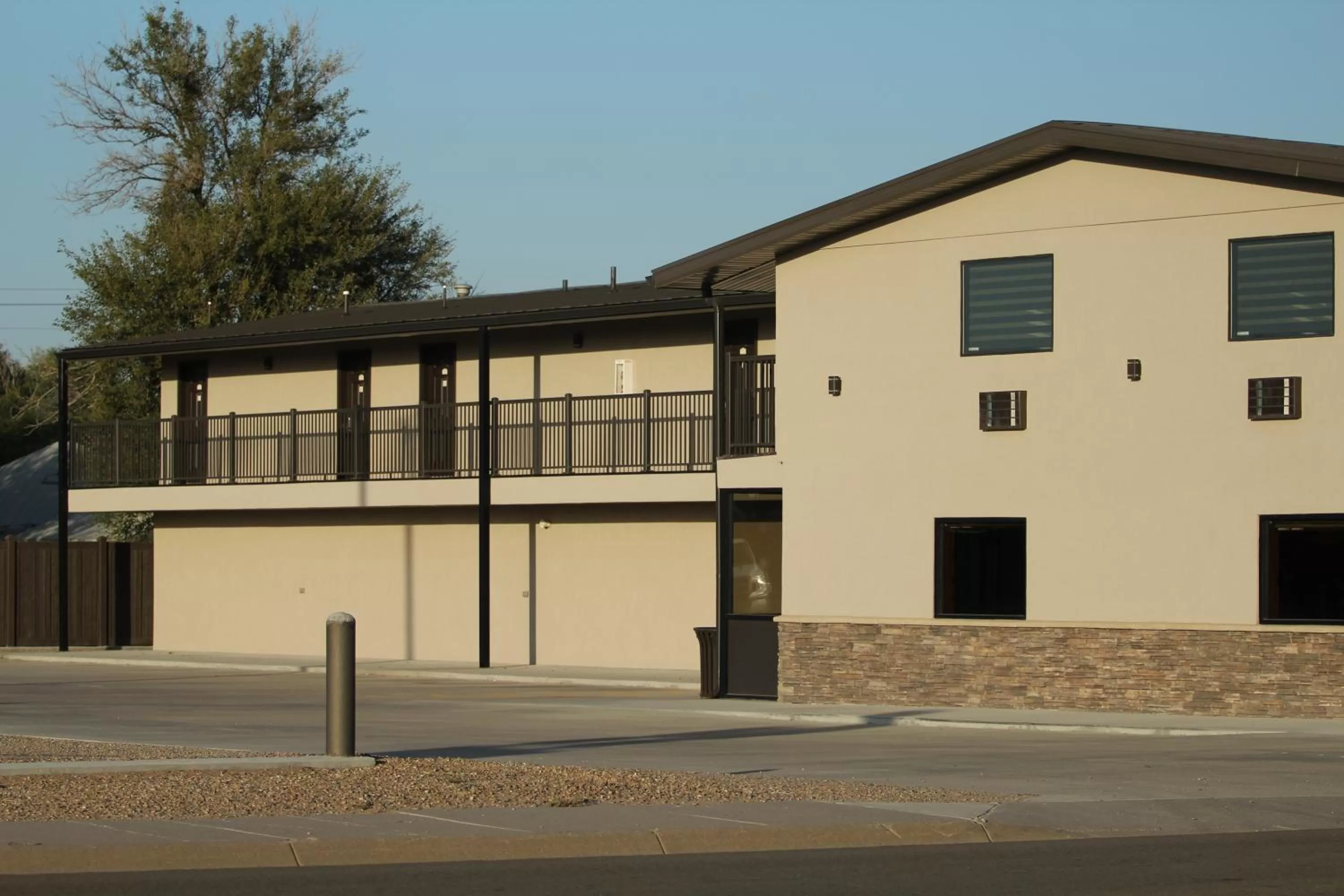 Property building in Boarders Inn & Suites by Cobblestone Hotels - Syracuse