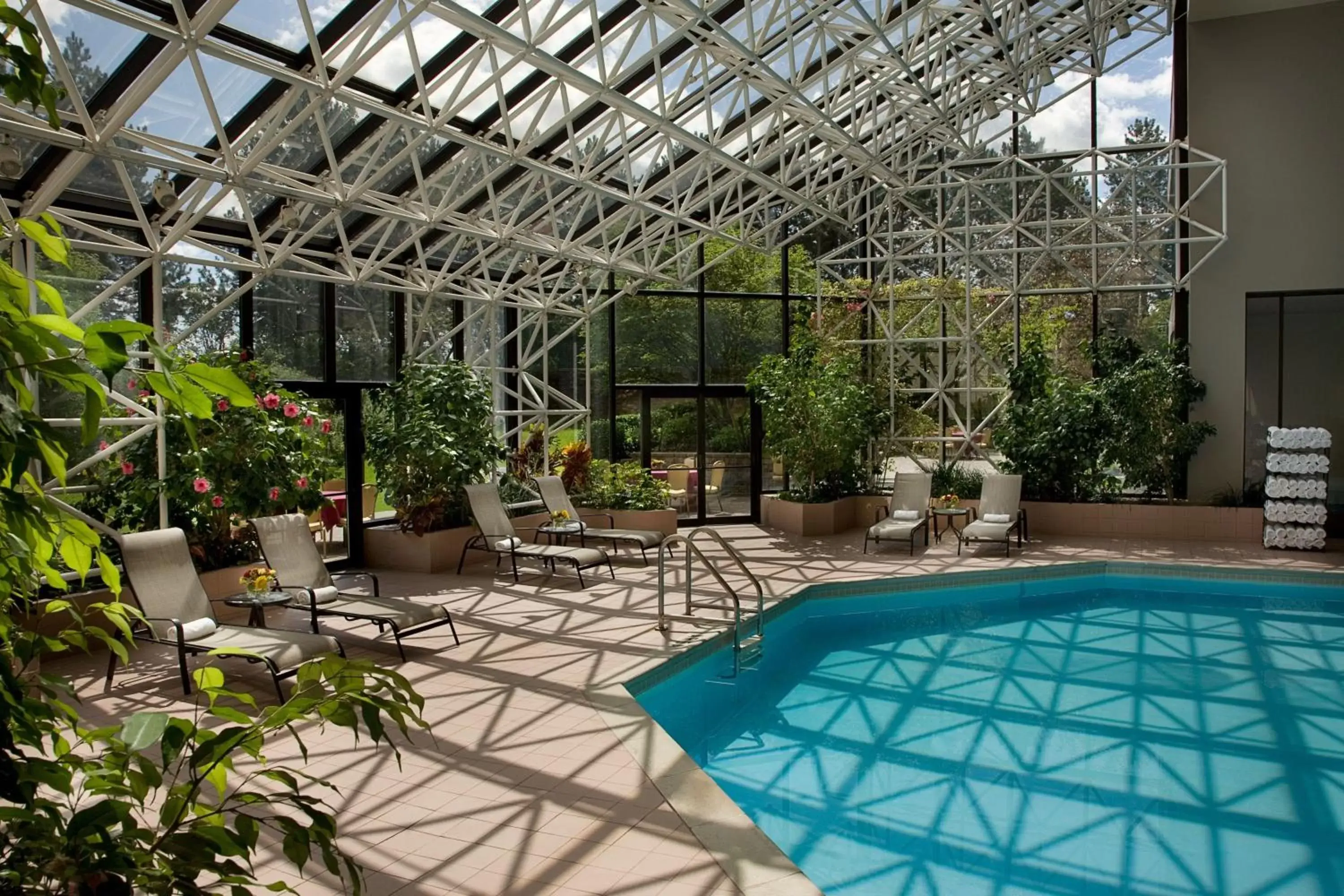 Swimming Pool in Toronto Airport Marriott Hotel