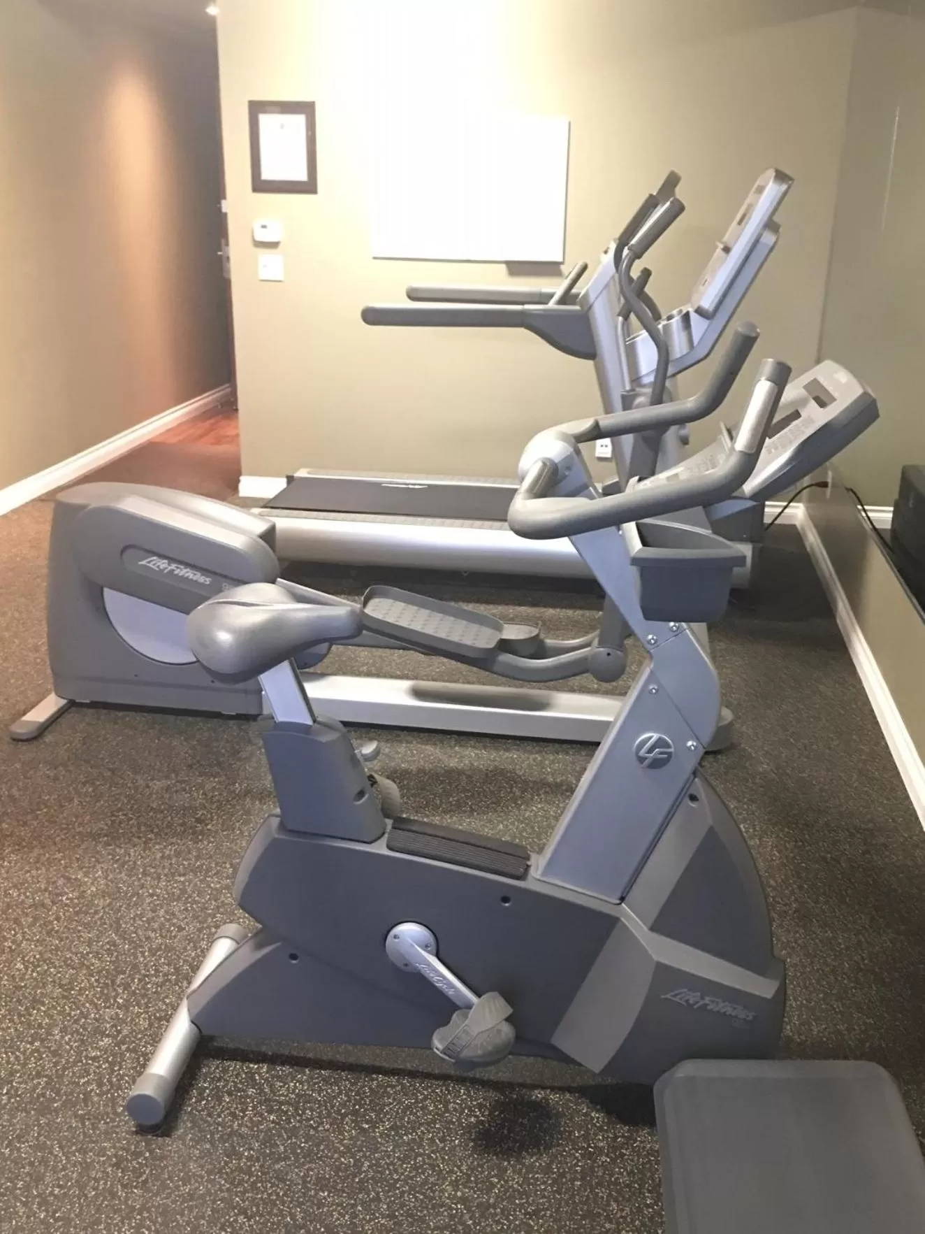 Fitness centre/facilities in Hotel Brossard