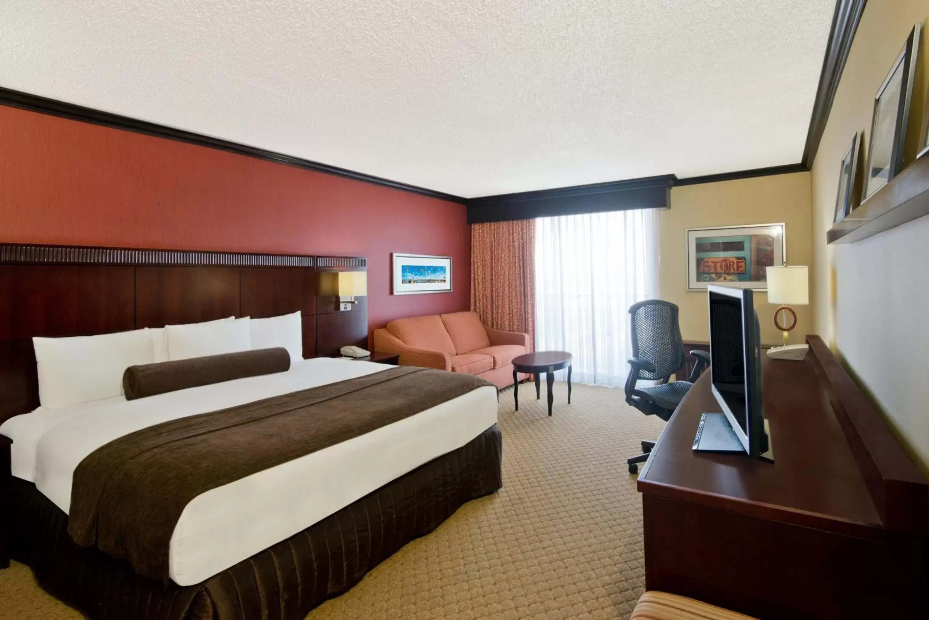 Photo of the whole room in Crowne Plaza Albuquerque