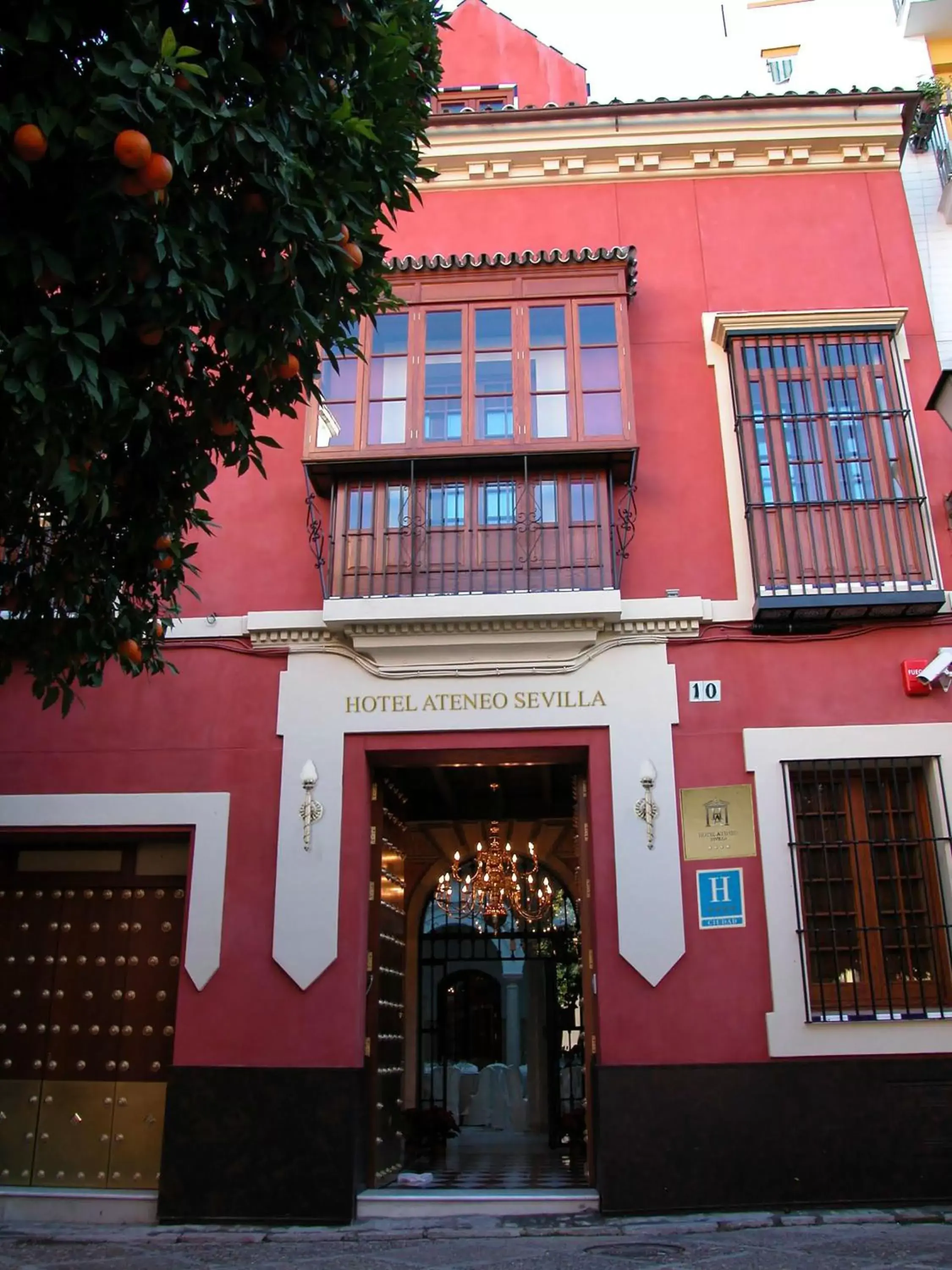 Facade/entrance, Property Building in Hotel Ateneo Sevilla