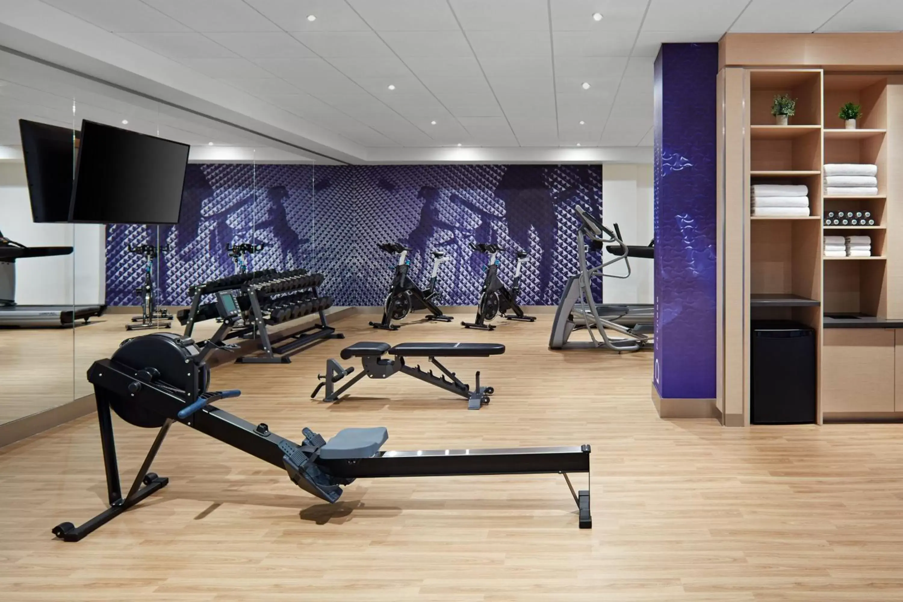 Fitness centre/facilities, Fitness Center/Facilities in Delta Hotels by Marriott Sherbrooke Conference Centre