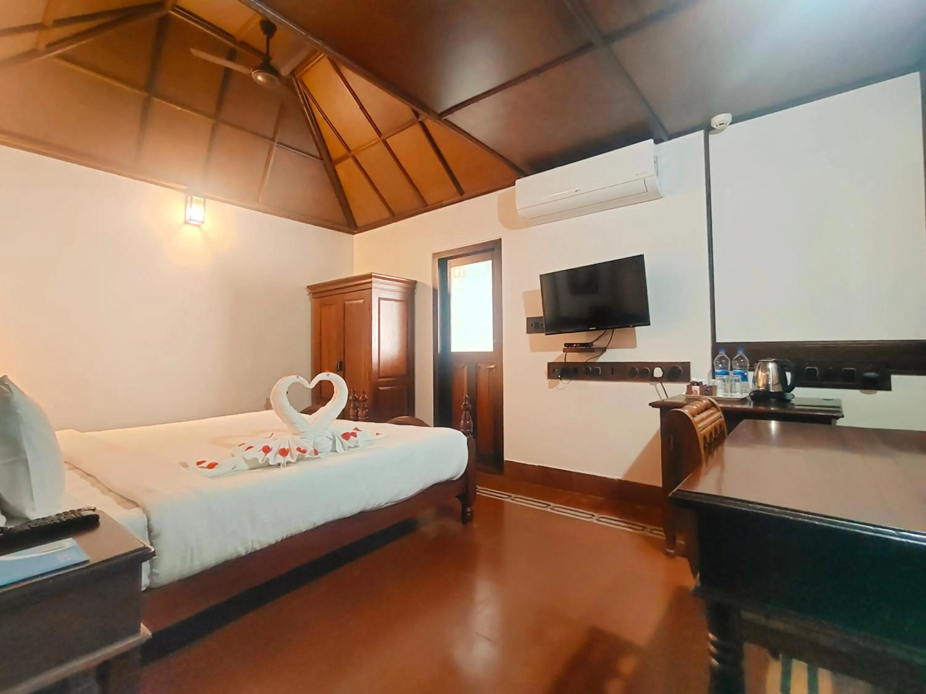 Bedroom, Bed in The Travancore Heritage Beach Resort