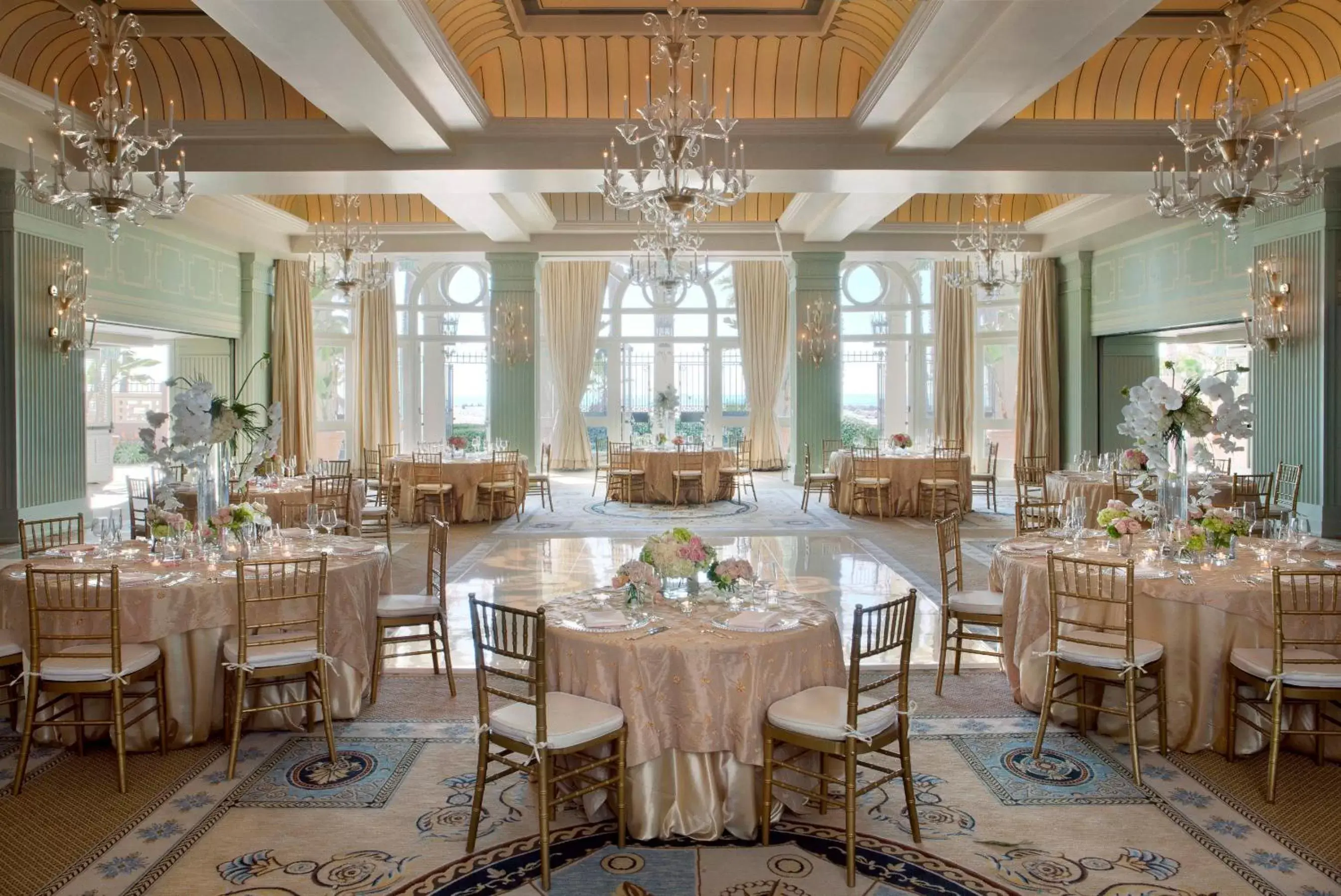 Banquet/Function facilities, Restaurant/Places to Eat in Casa Del Mar