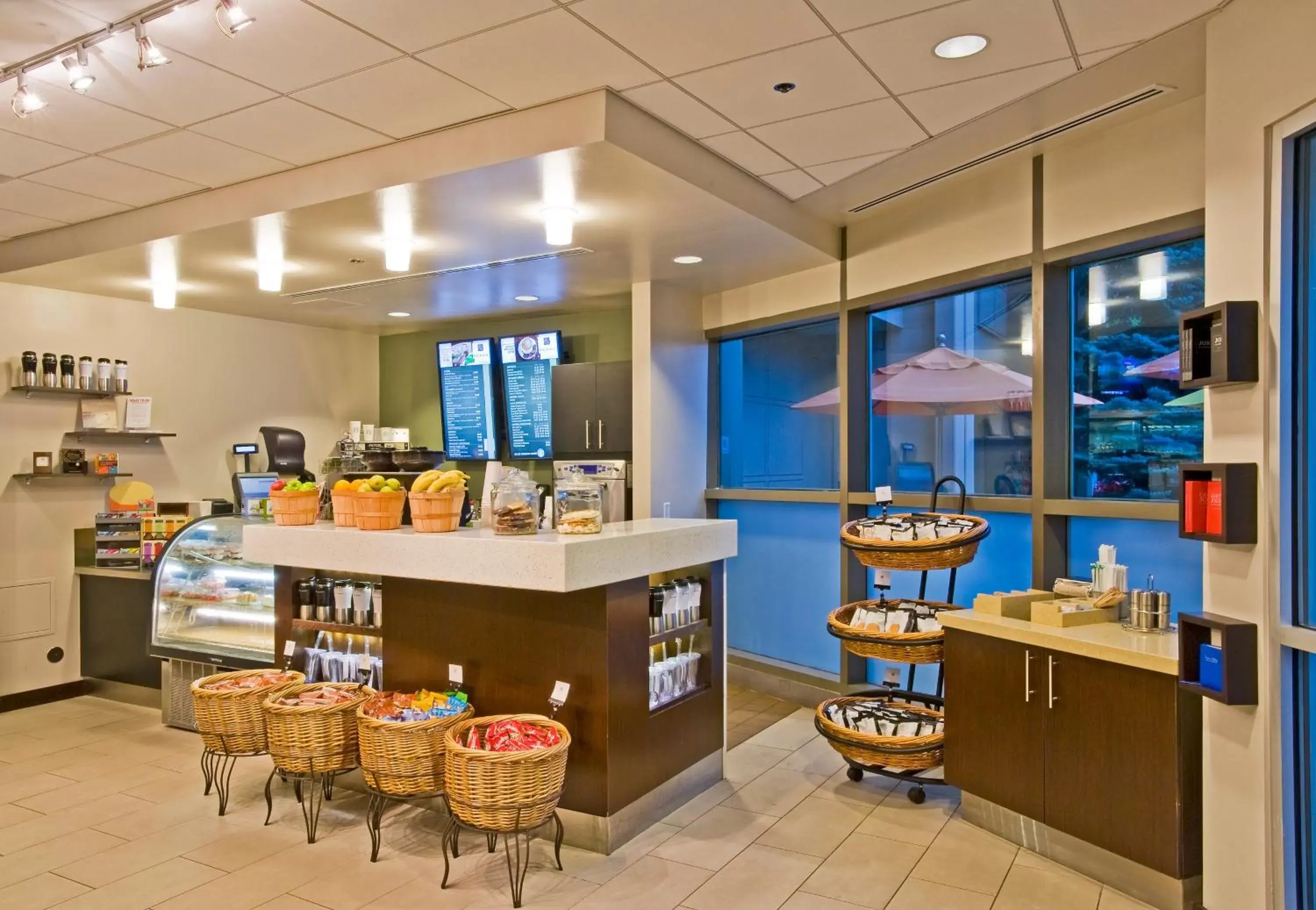 On-site shops, Restaurant/Places to Eat in Hyatt Regency Denver Tech Center