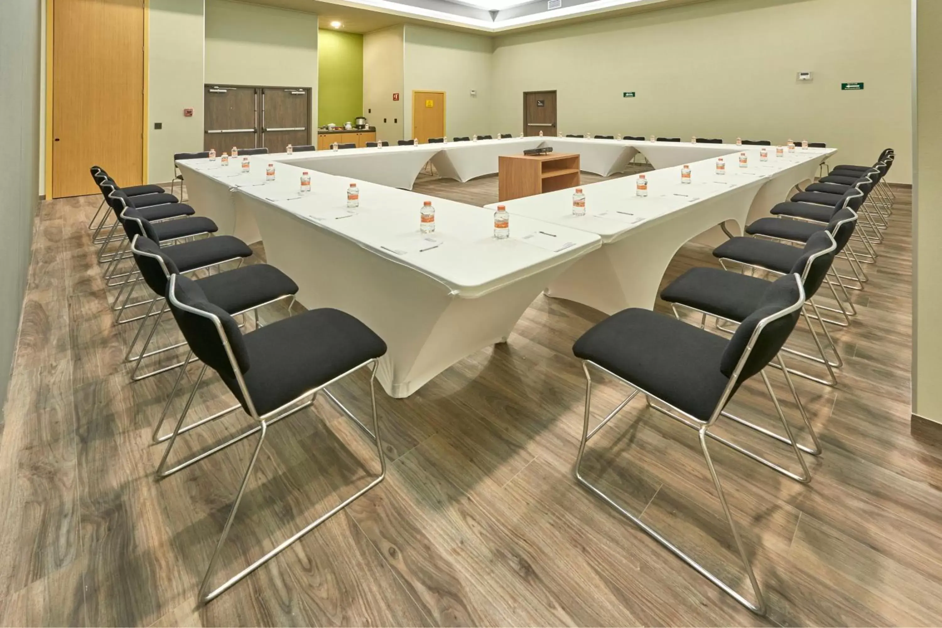 Meeting/conference room in City Express Plus by Marriott Leon Centro de Convenciones
