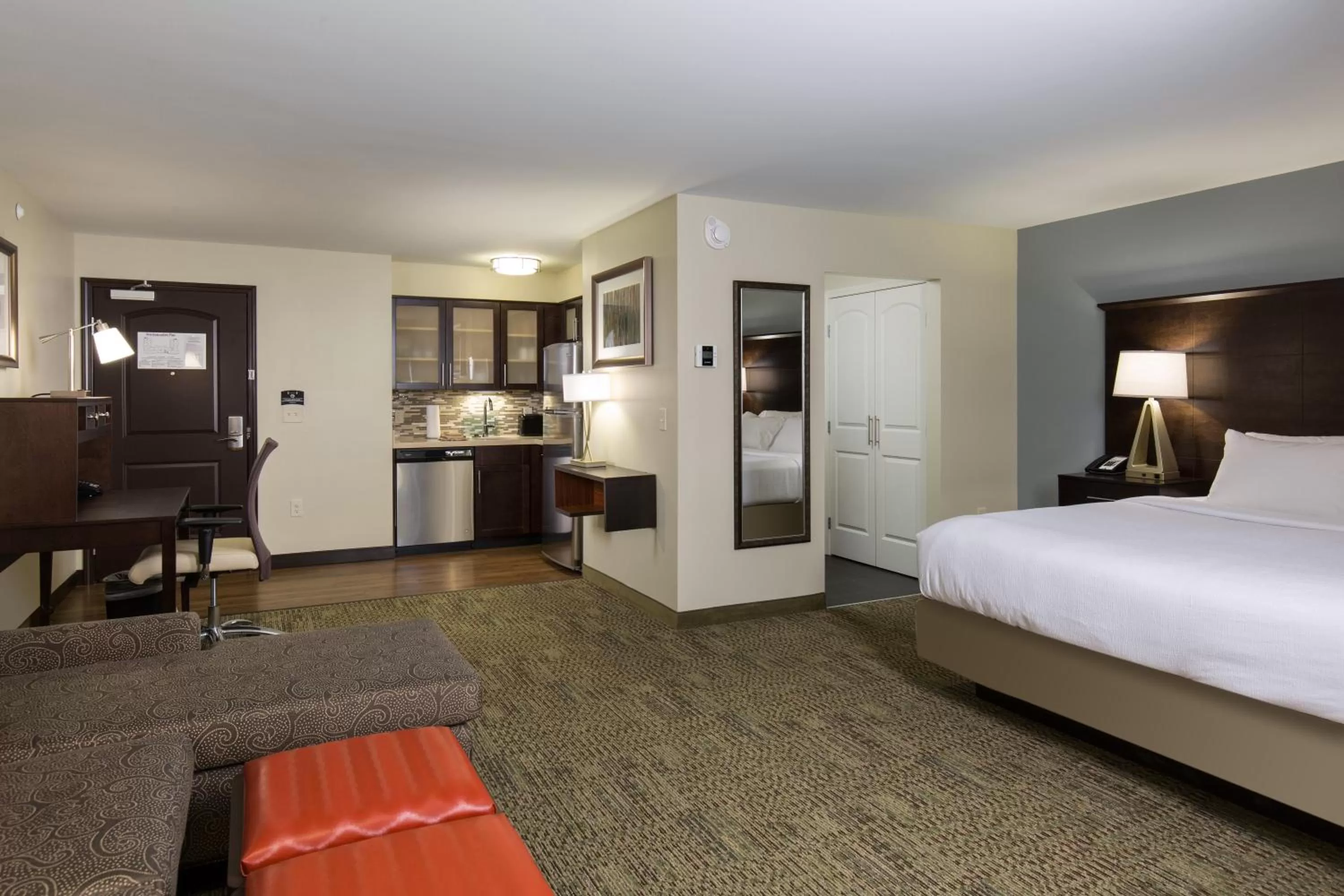Photo of the whole room, Bed in Staybridge Suites - Columbus Polaris by IHG