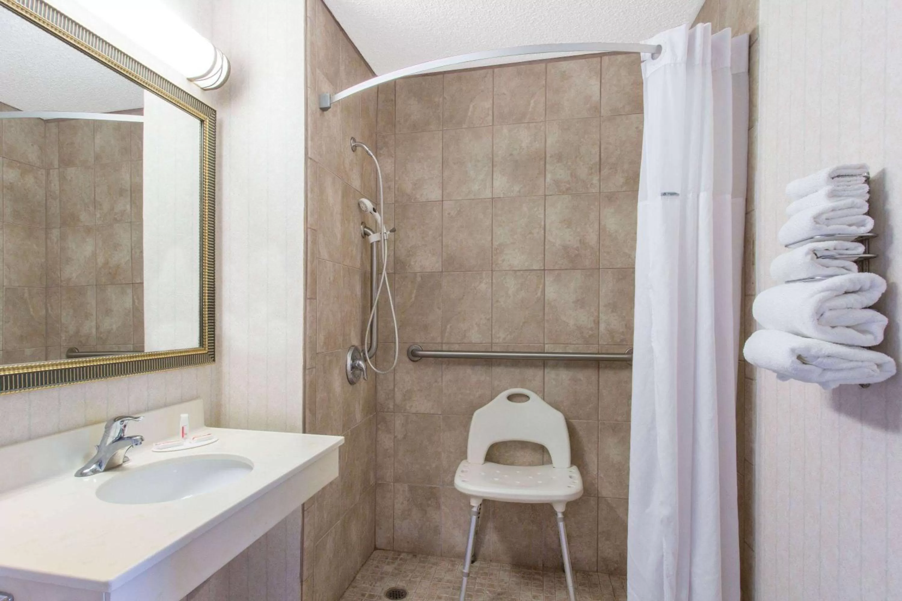 Shower in Days Inn by Wyndham Princeton