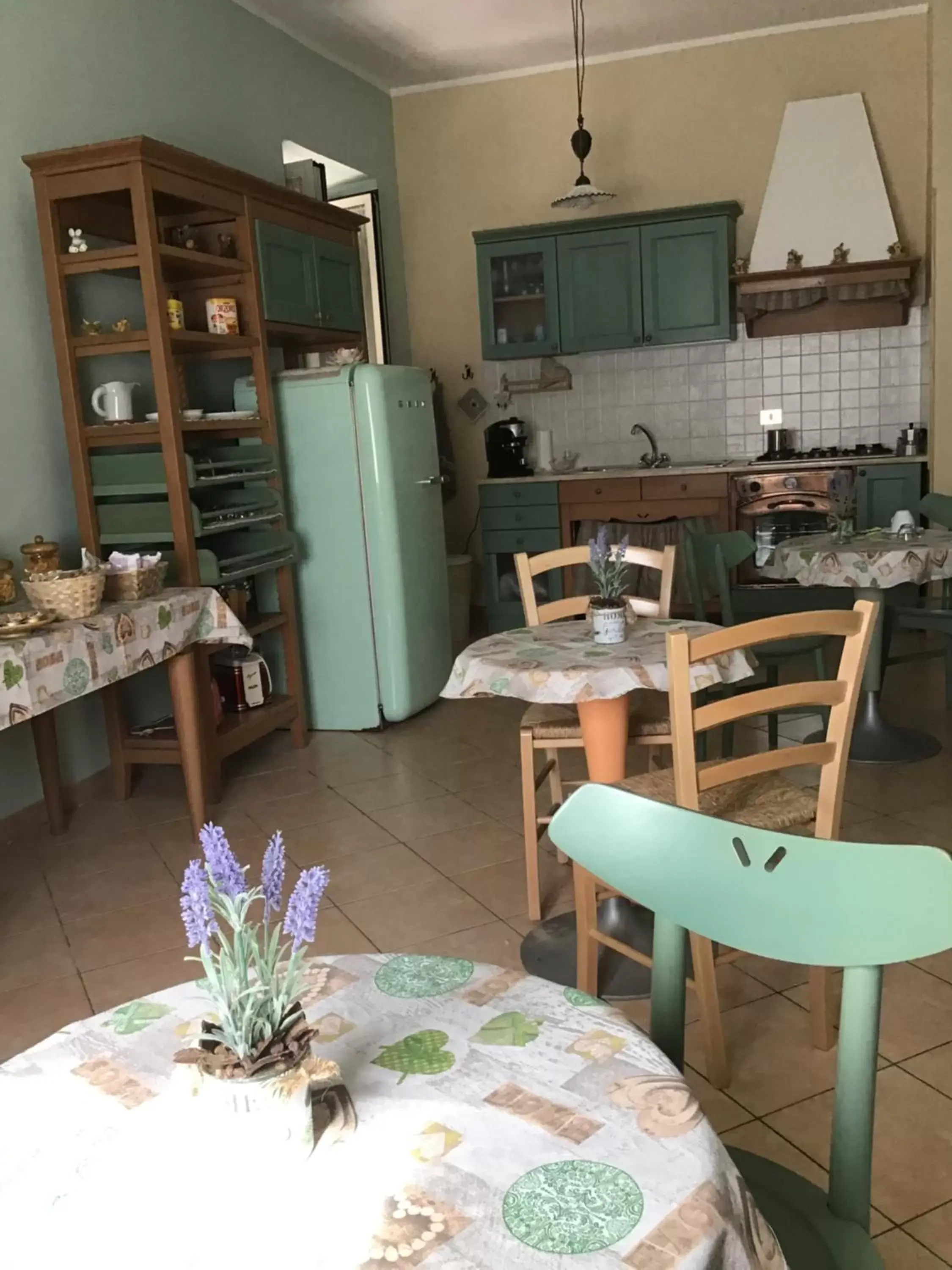 Breakfast, Dining Area in Achirina bed and breakfast