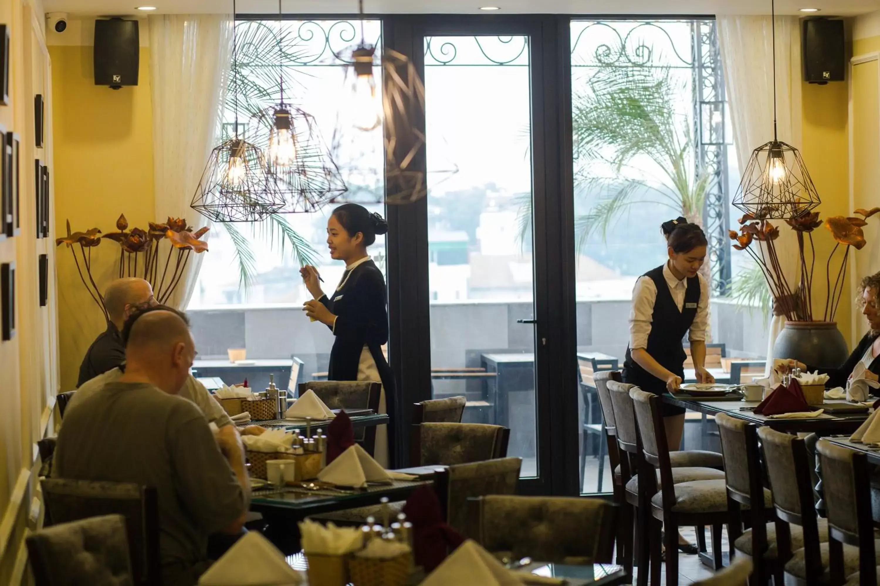 Staff, Restaurant/Places to Eat in Hanoi Marvellous Hotel & Spa