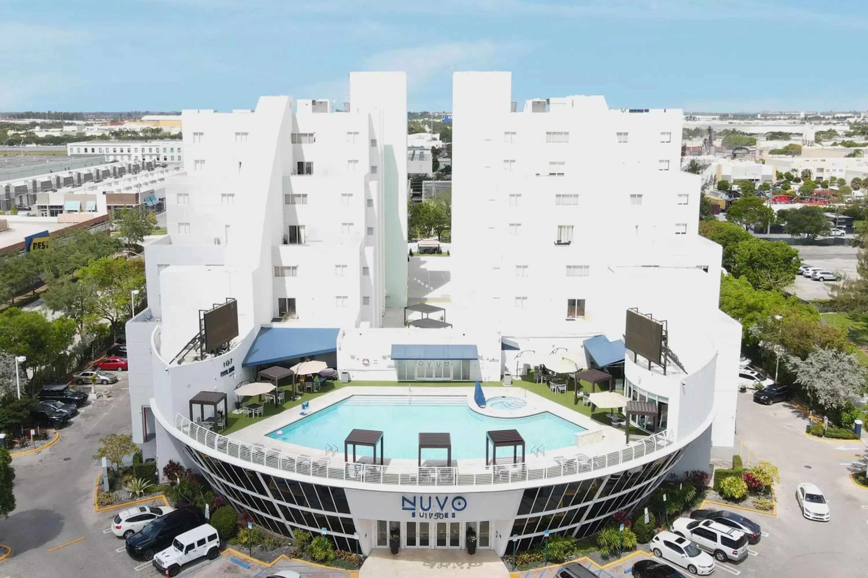 Property Building in Nuvo Suites Hotel - Miami Doral