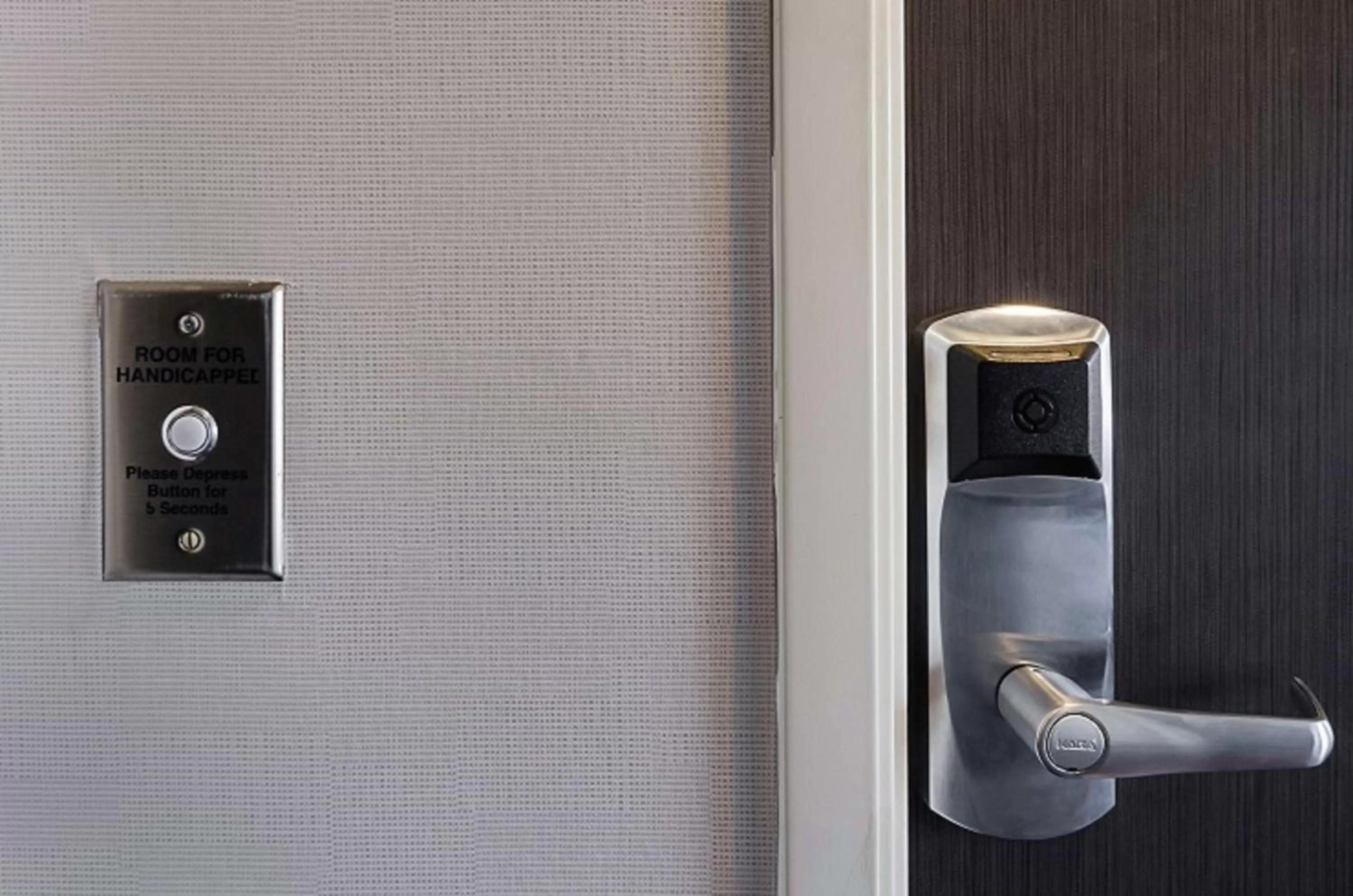 Photo of the whole room in Hampton Inn Salem