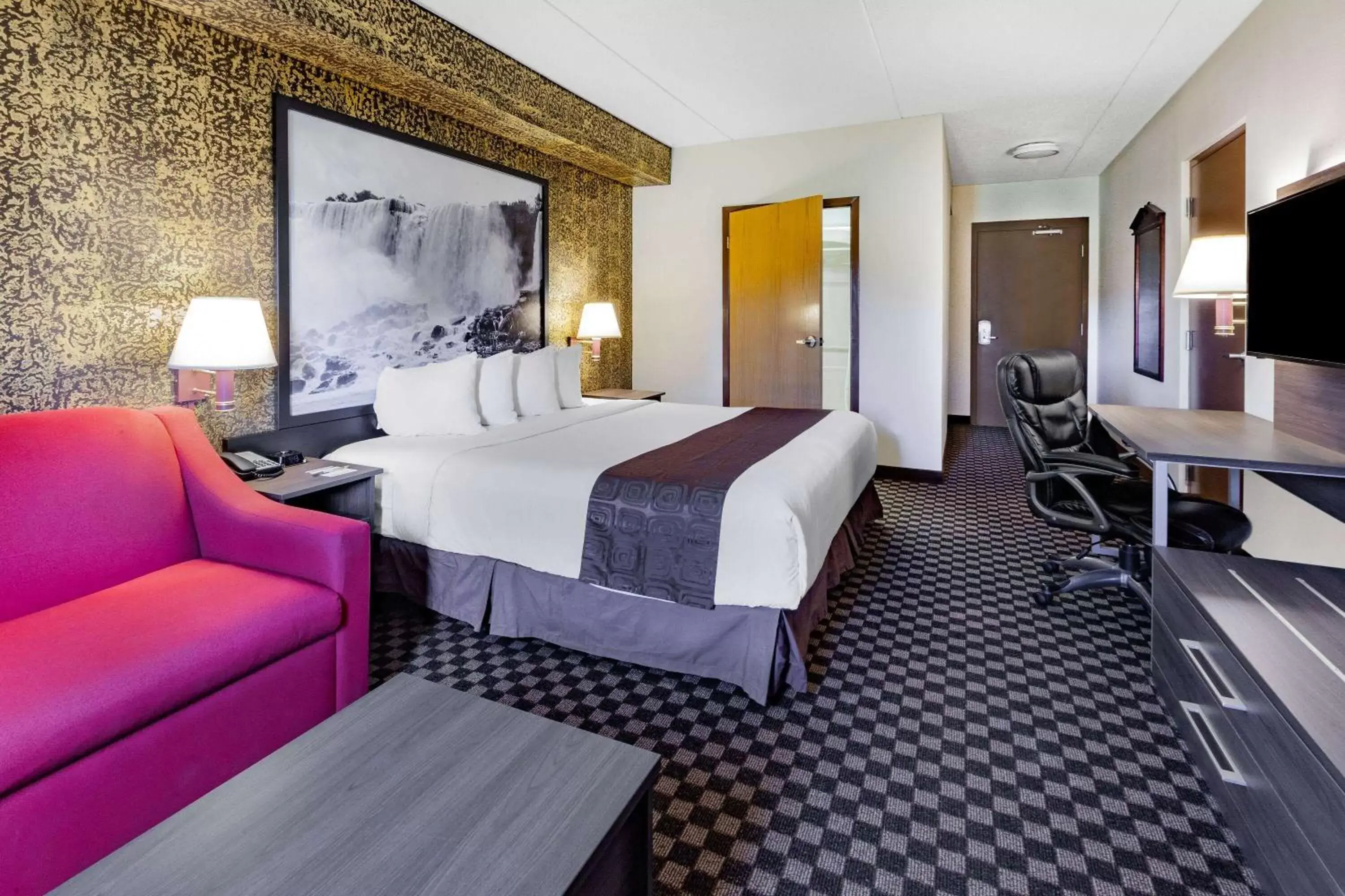 Photo of the whole room, Bed in Super 8 by Wyndham Ambassador Bridge Windsor ON Photo of the whole room, Bed in Super 8 by Wyndham Ambassador Bridge Windsor ON