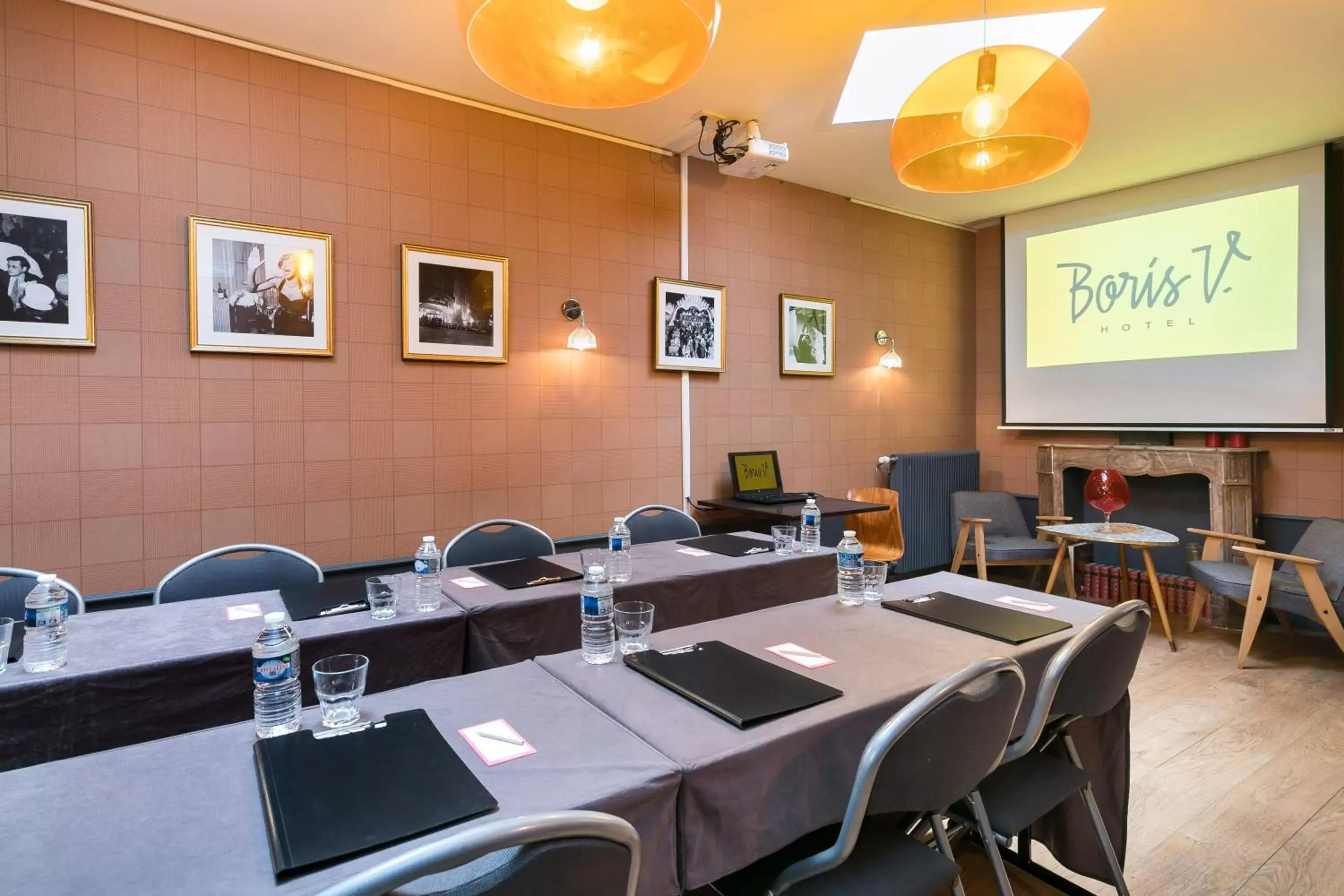 Business facilities in Hotel Boris V. by Happyculture