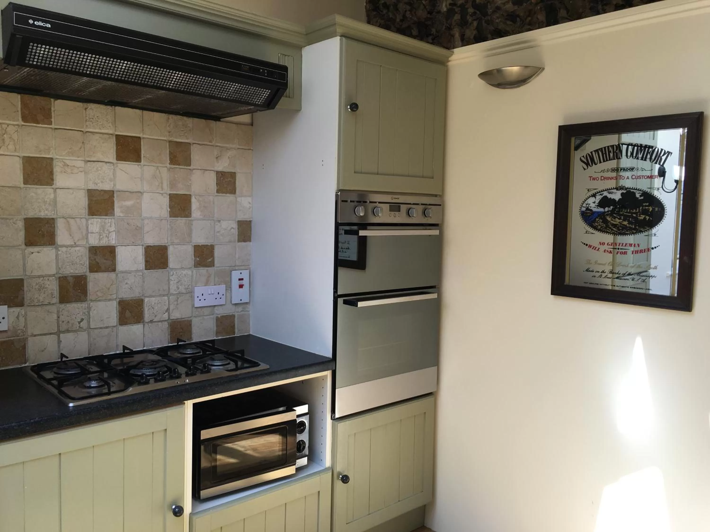 Kitchen or kitchenette in The Crown Hotel