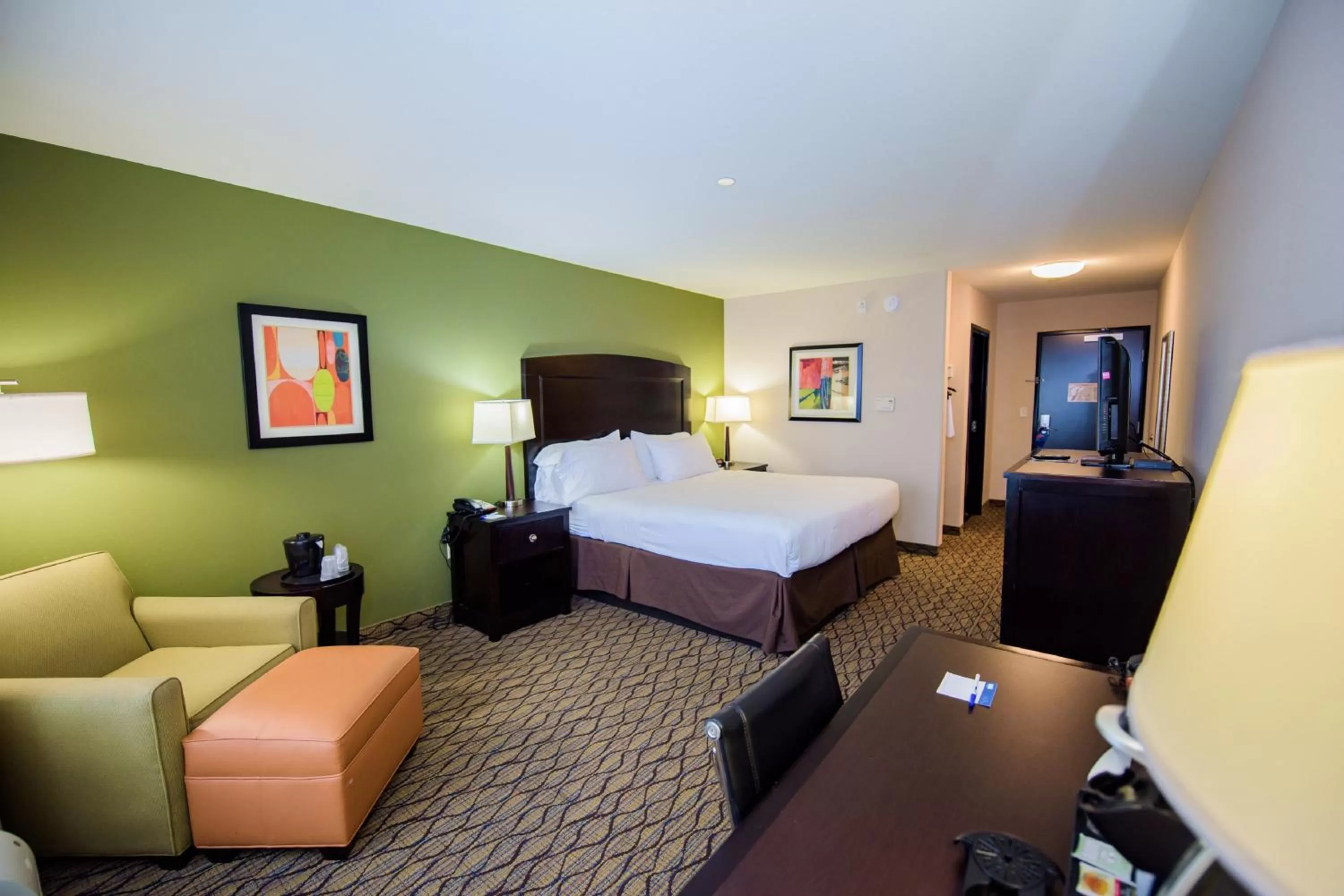 Deluxe King Room in Holiday Inn Express Tulsa South Bixby, an IHG Hotel