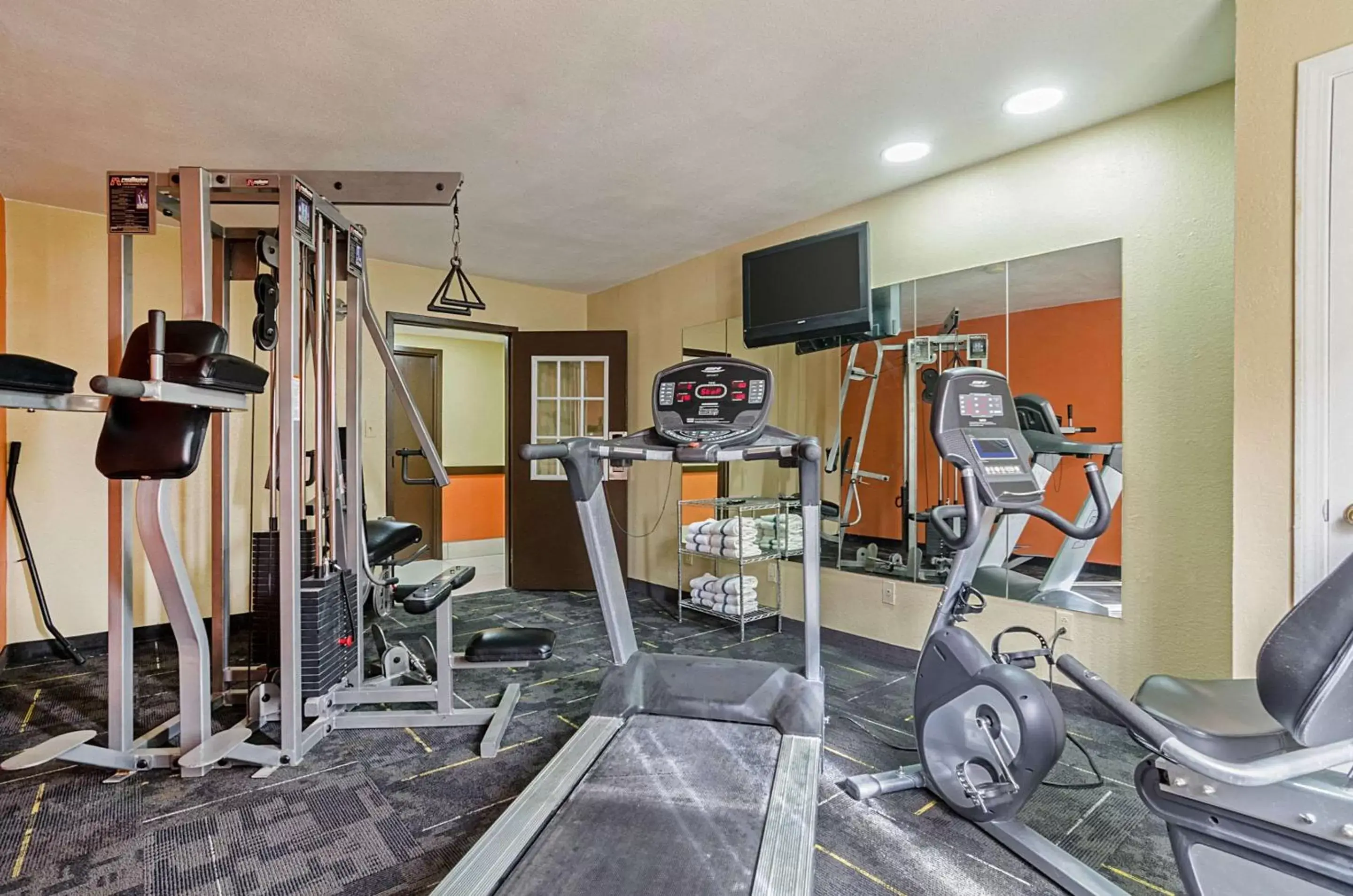 Fitness centre/facilities, Fitness Center/Facilities in Quality Inn South