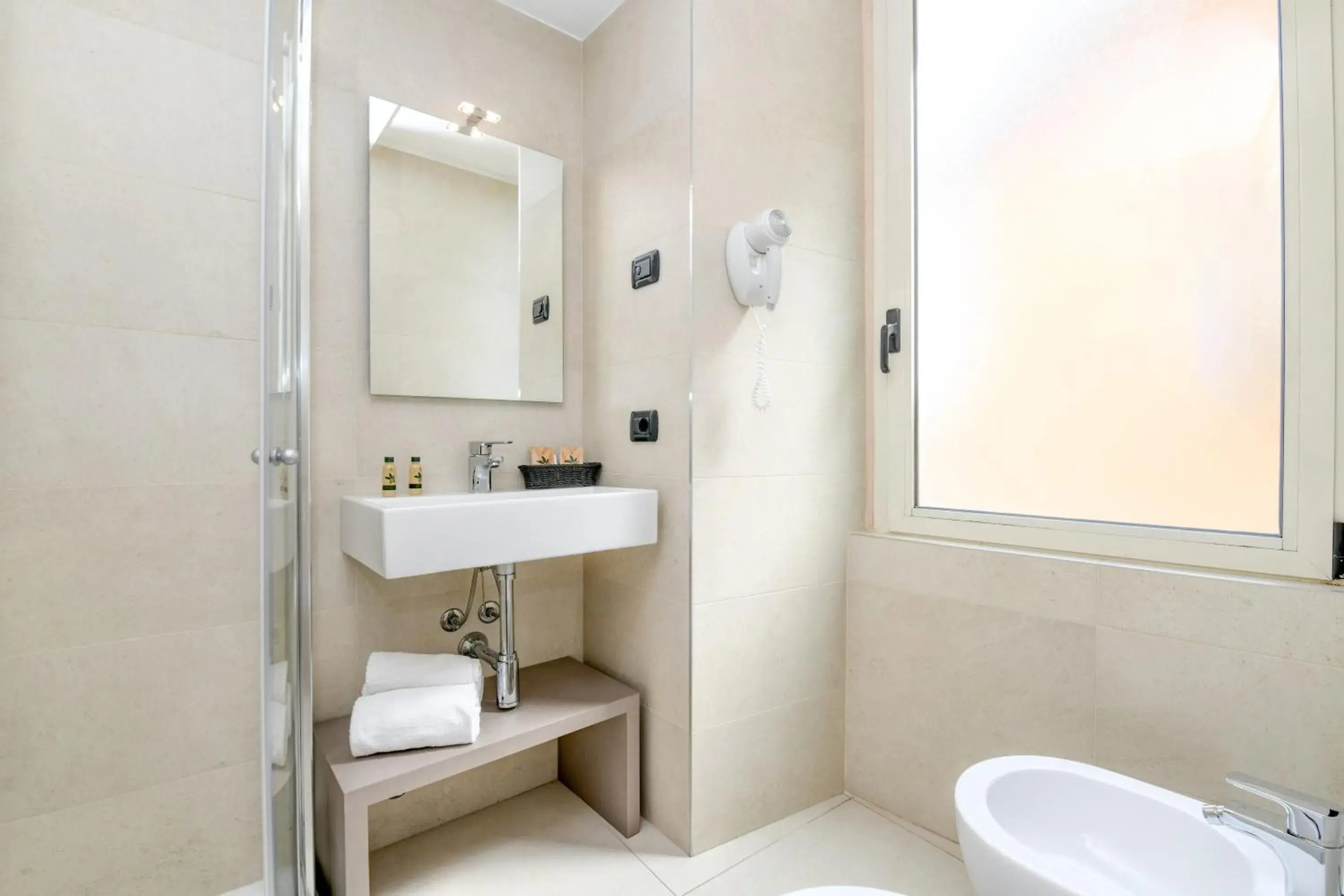 Bathroom in Hotel Tripoli