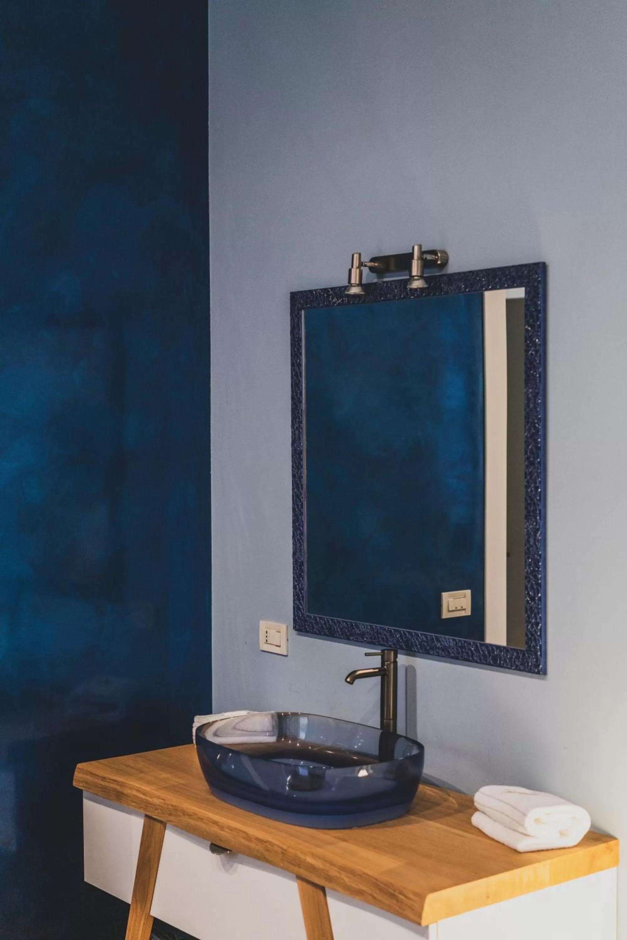 Bathroom, TV/Entertainment Center in Villa Stecchini