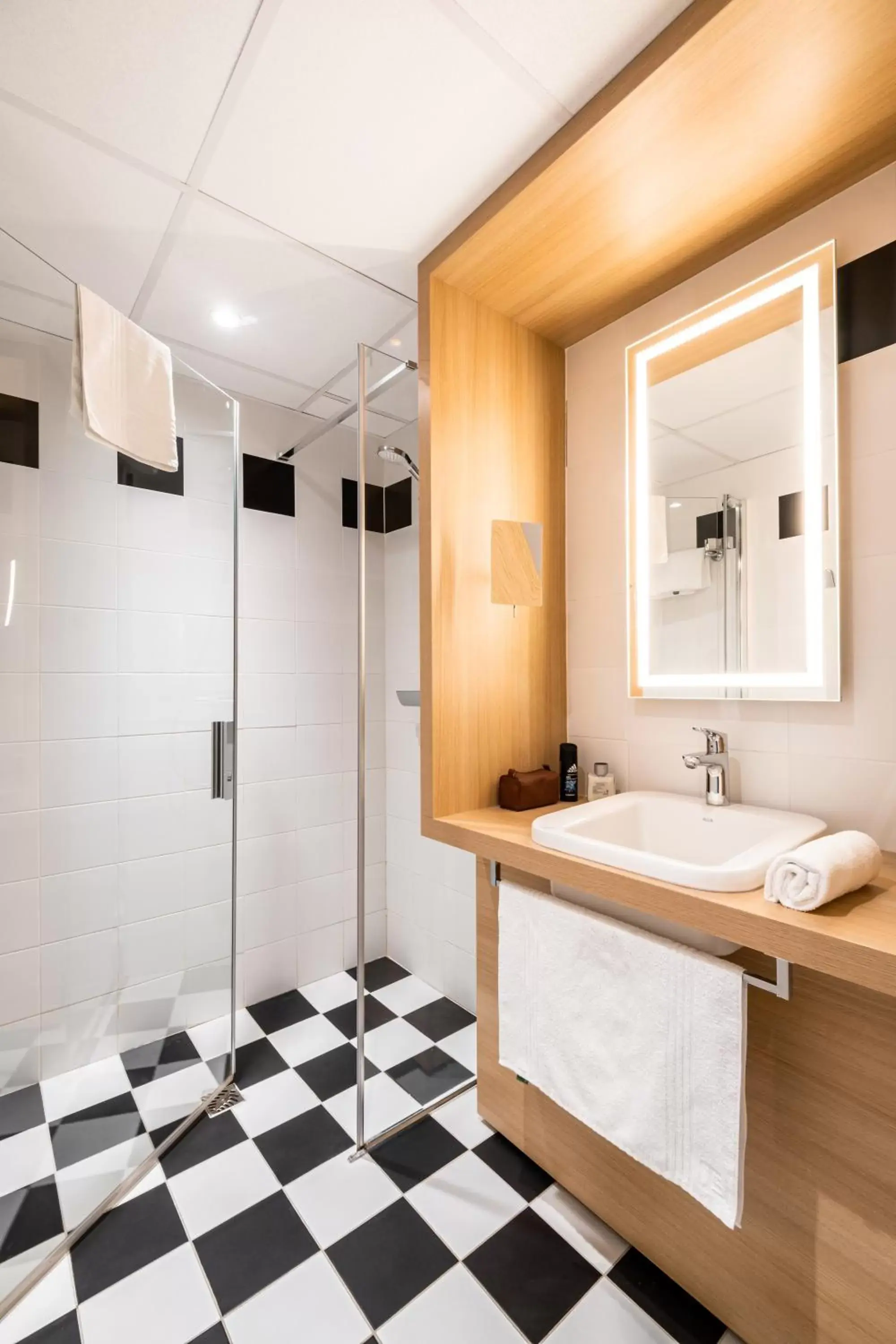 Bathroom in Mercure Tours Sud