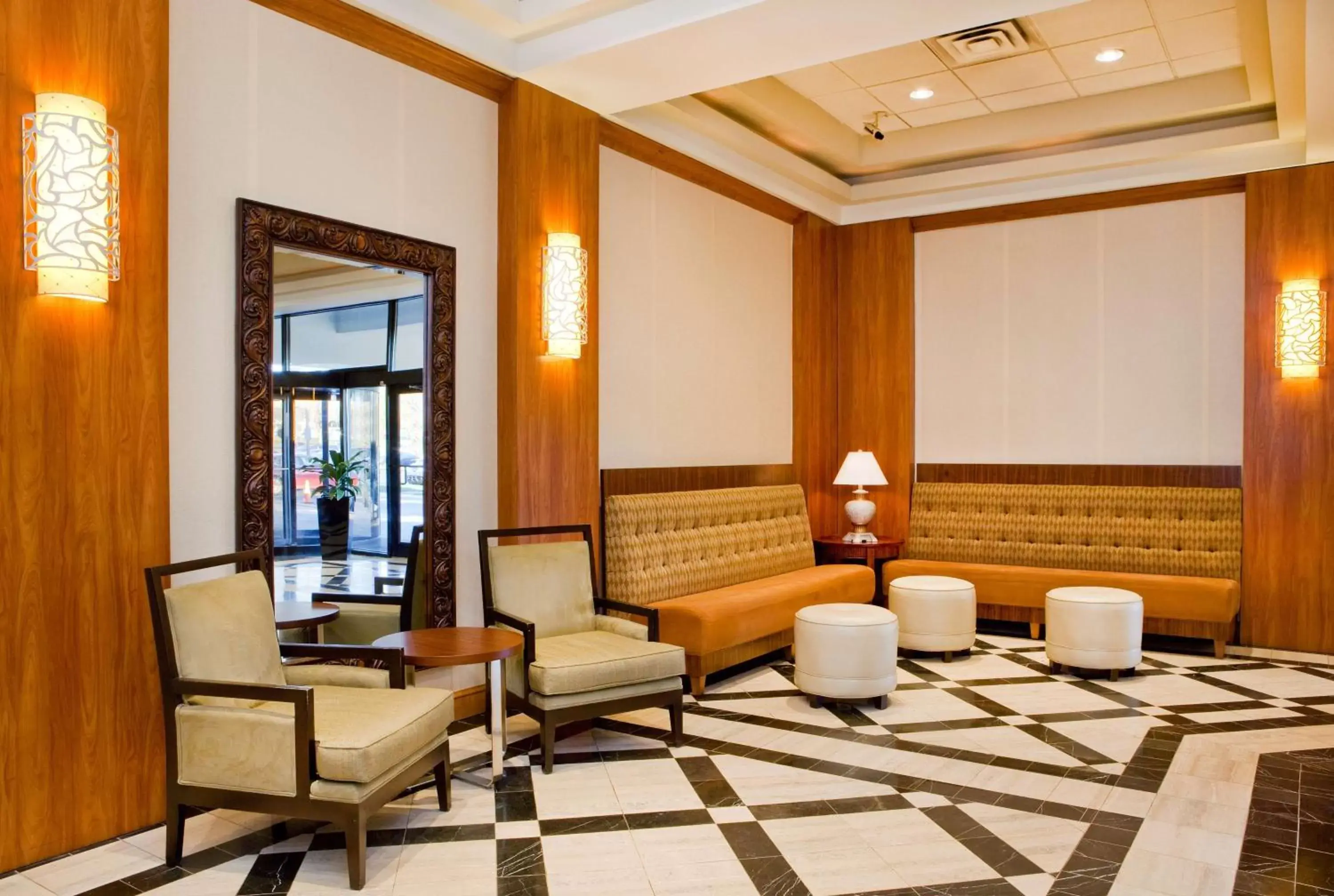 Lobby or reception, Lobby/Reception in DoubleTree By Hilton Baltimore North Pikesville