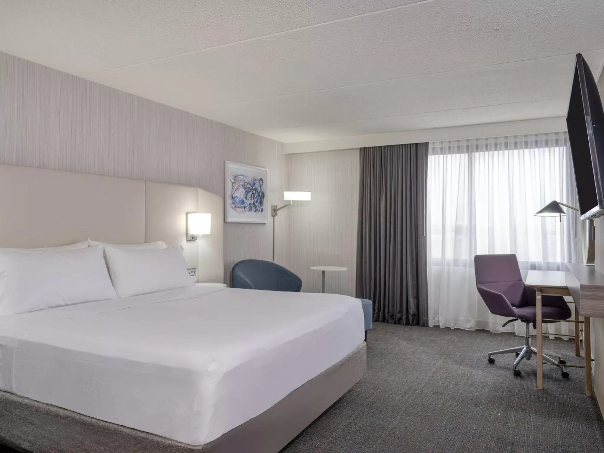 Photo of the whole room, Bed in Crowne Plaza Indianapolis-Airport, an IHG Hotel
