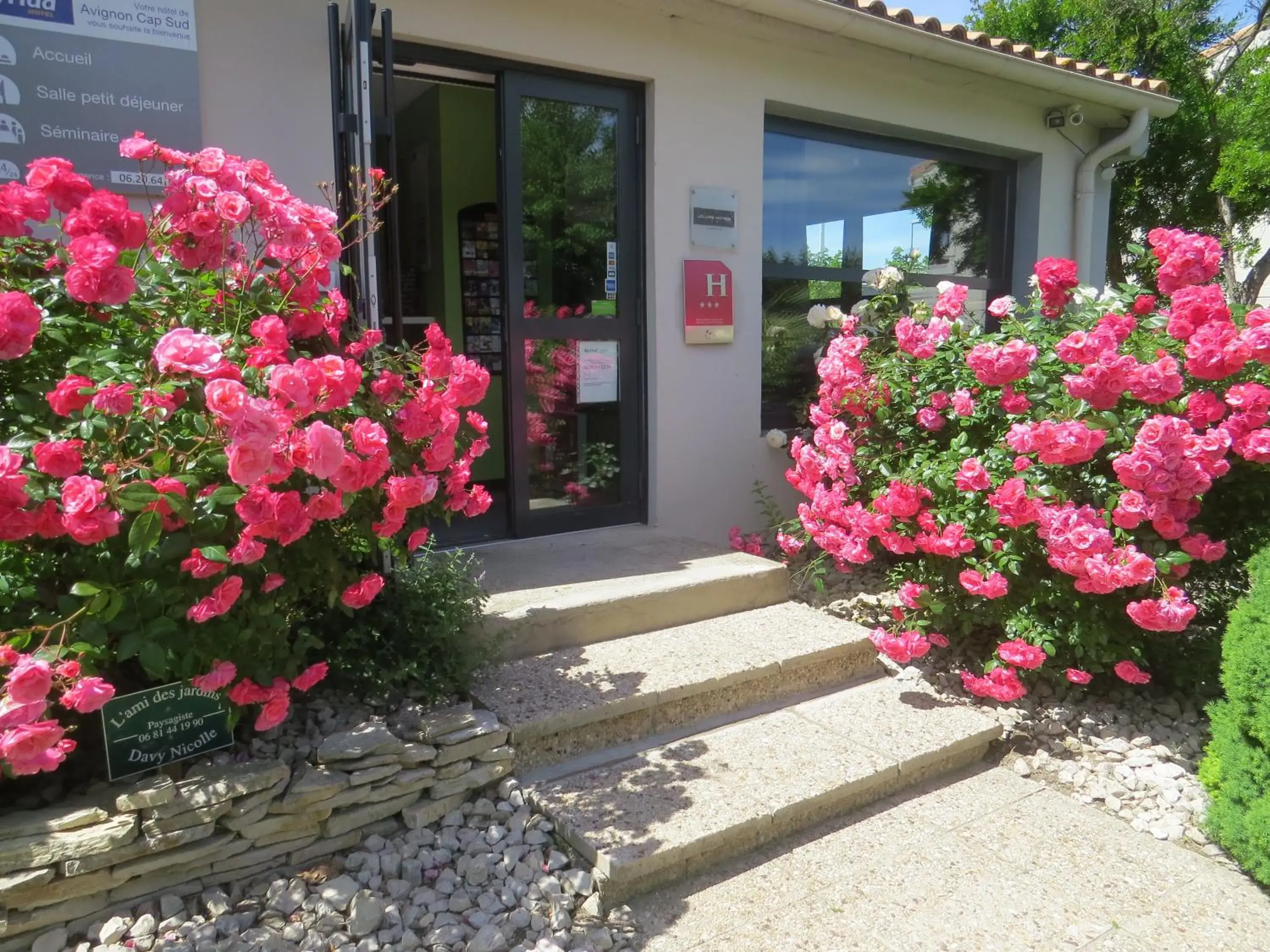 Facade/entrance in Hôtel Kyriad Cap Sud Facade/entrance in Hôtel Kyriad Cap Sud