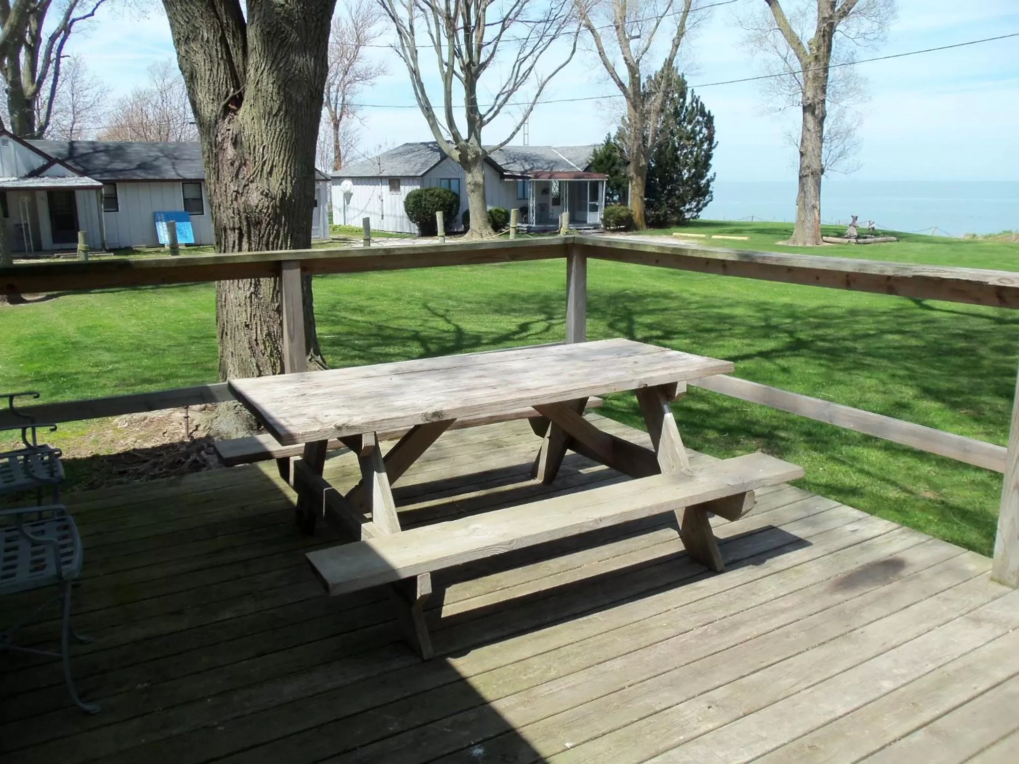 Spring in Plantation Motel