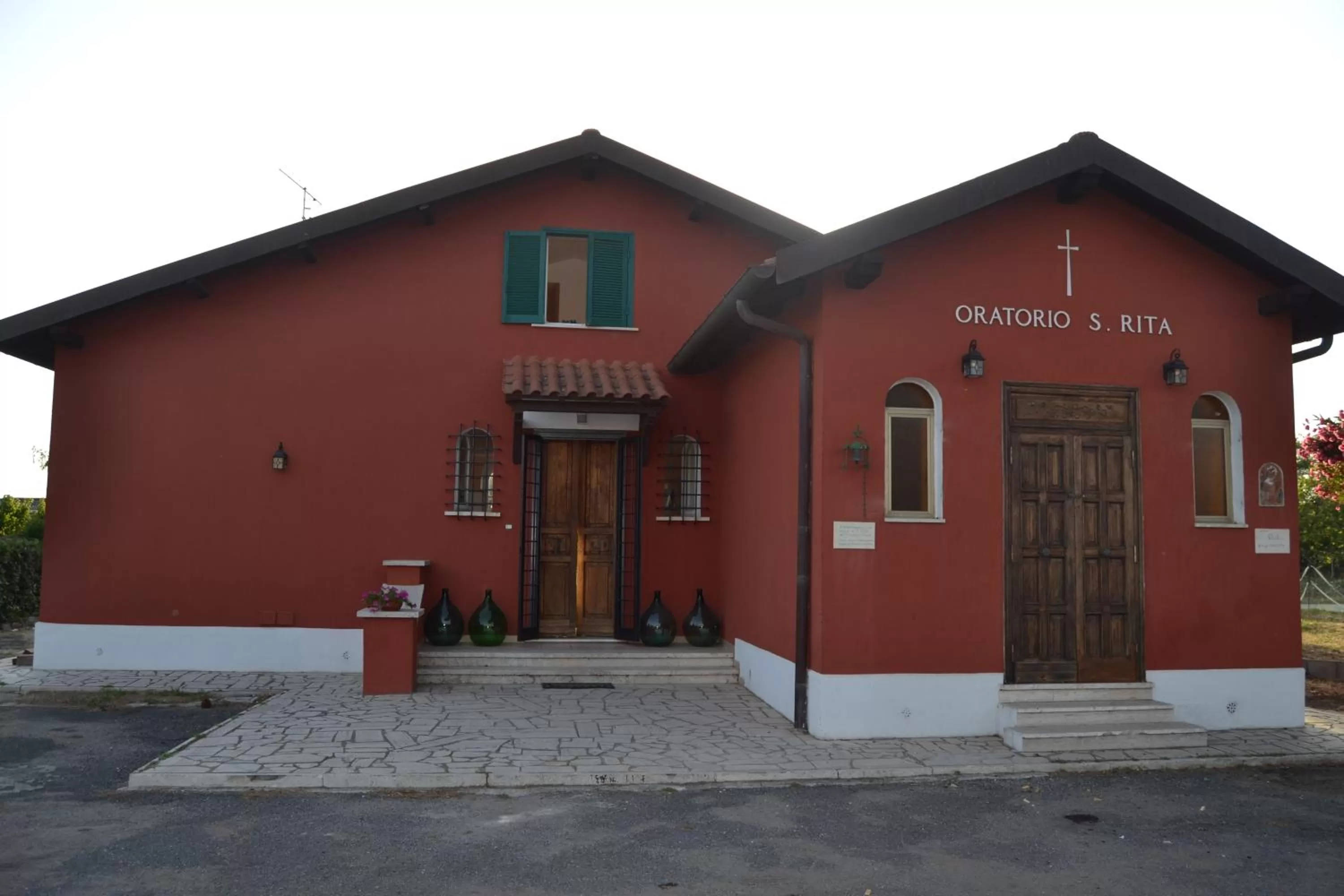 Property building in Agriostello Riparo