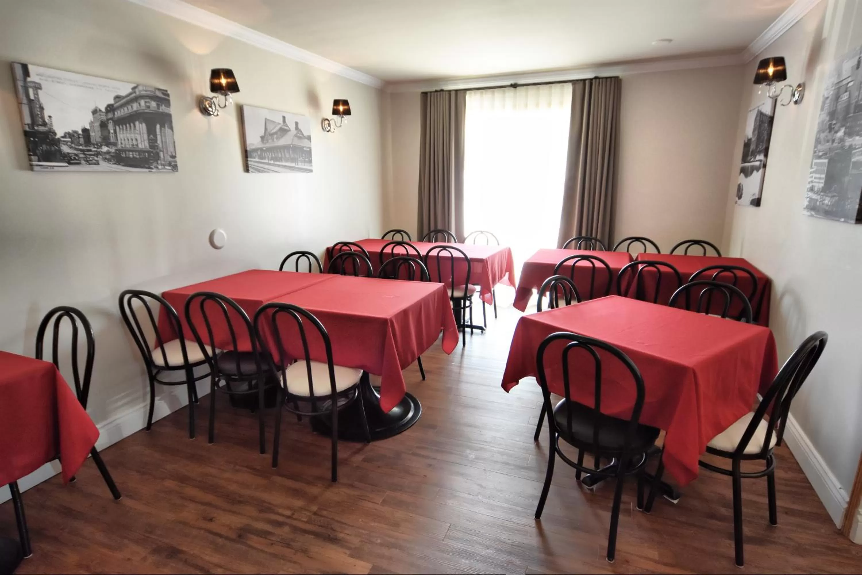 Dining area in Hôtel Le Floral