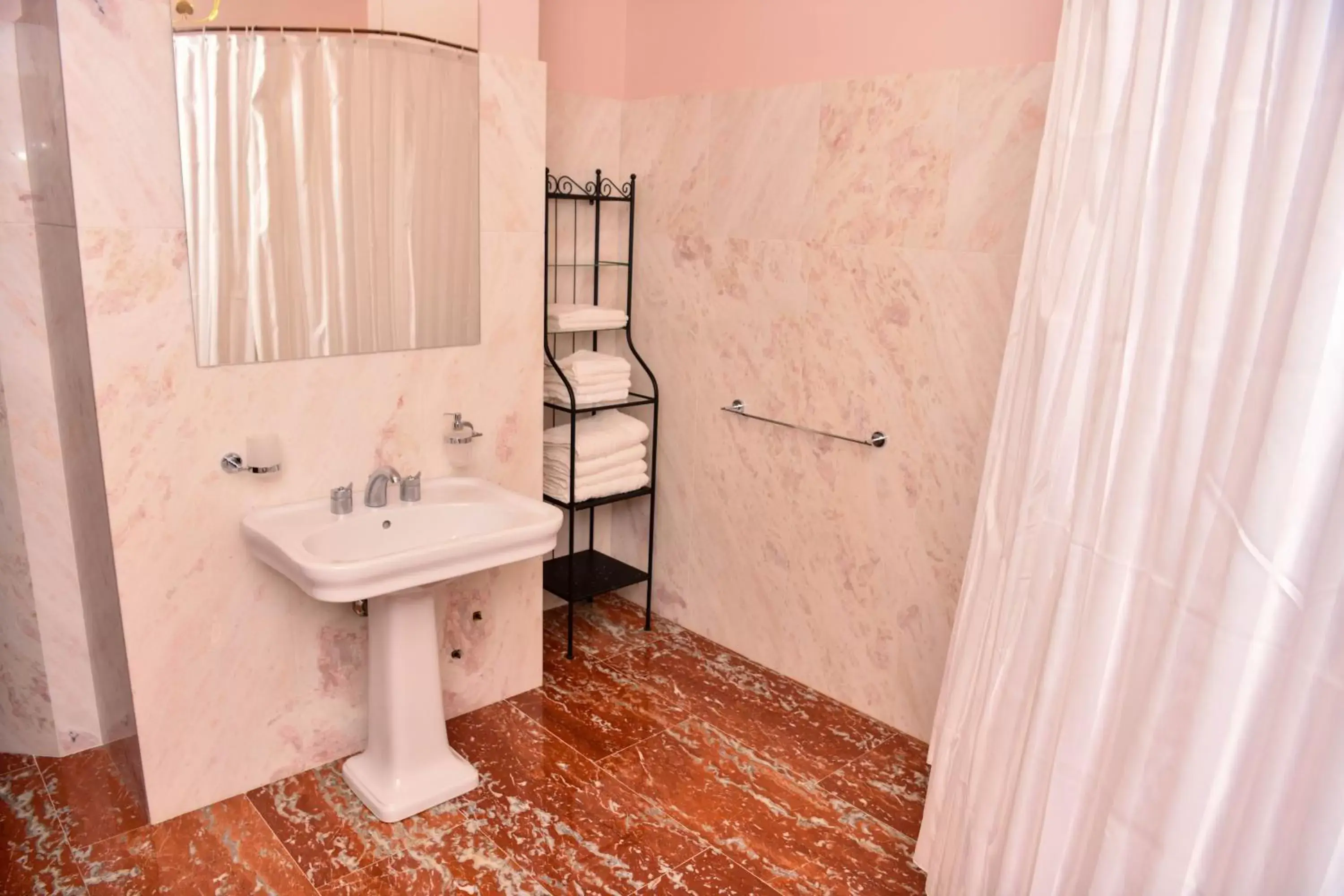 Bathroom in Il Piccolo Hotel