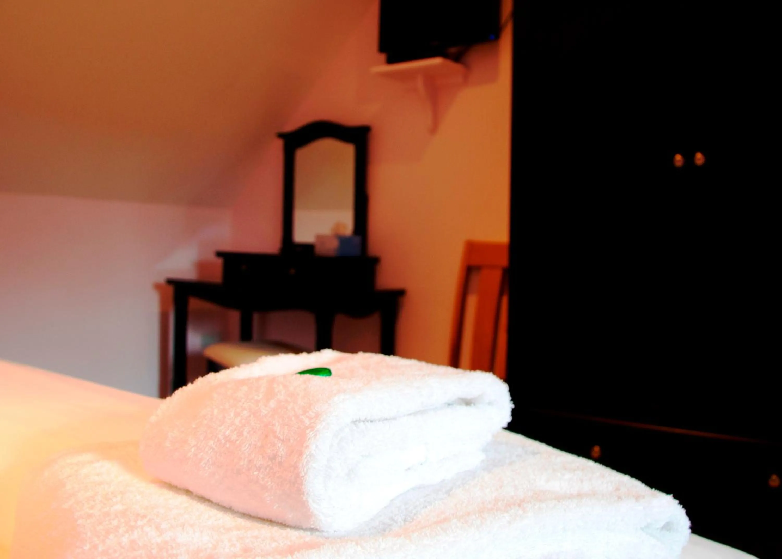 Decorative detail, Bed in New Inn - Dorchester